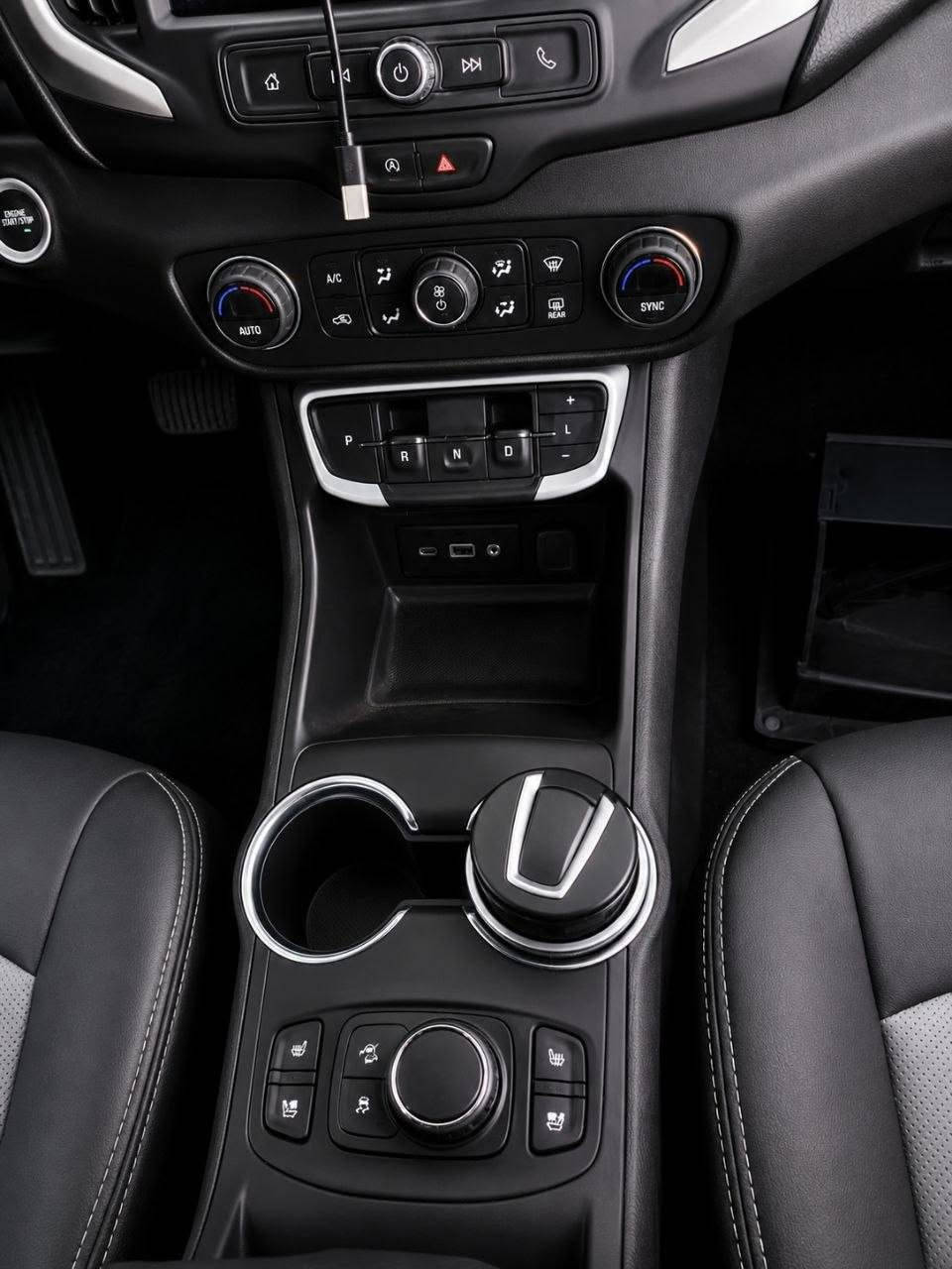 جمسي تيران 2022 للبيع
اسم السيارة: GMC Terrain
الفئة: SLE Black Edition
الموديل: 2022
العداد: 58 ألف ميل قابل للزيادة 
اللون: أبيض
اللوحة: بغداد مميزة
السيارة باسمي تحويل ثاني يوم 

المحرك: 1.5 لتر تيربو

الحادث: السيارة تعرضت لحادث، وتم إصلاحها (بنيد ومصلح نفس السيارة) بدون تبديل أي قطعة.

مكان السيارة: ذي قار 

المواصفات:

تشغيل عن بُعد

رادار أمامي

كاميرا خلفية

تدفئة للمقاعد

صندوق كهربائي

مقاعد كهربائية

سنسرات (حساسات)

السعر 180 ورقة 
للاستفسار والاتصال: ***********
