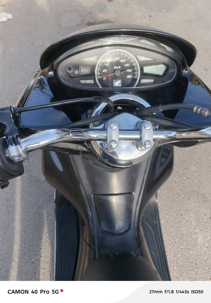 سلام عليكم دراجه pcx جيل الأول الدراجه مامتعوبه شلعه معدل كهربائيات كله شغالهه حساس ازدحام حساس ستنان الدراجه مكفولة اينقص مابيها السعر مليون و 300 وبيها مجال قليل مكاني بغداد البنوك *********** متواجد واتساب أو رصيد

نص مكتوب في الصور:
- CAMON 40 Pro 5G 27mm f/1.8 1/387s ISO50