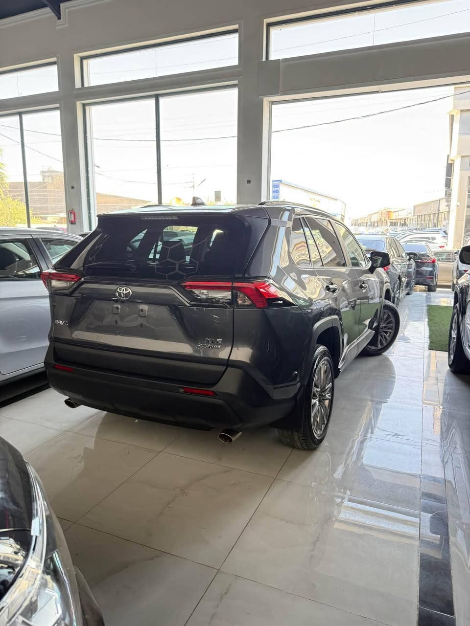 Toyota Rav xle premium 2024

فول مواصفات 
كاميرا خلفيه
حساسات
رادار امامي و خلفي و جانبي
تحديد مسار
صنوق كهربائي
ماشيه ٢٤ الف

محرك ٤ سلندر حجم ٢.٥

حادث جاملغ سائق و شبر بل بونيت صبغ

ارباكات سليمه

شرط رقم

كهرباي و محرك كير بشرط

سعر ٢٤٠$
مكان اربيل 

رقم تلفون *********** أربيل, العراق
