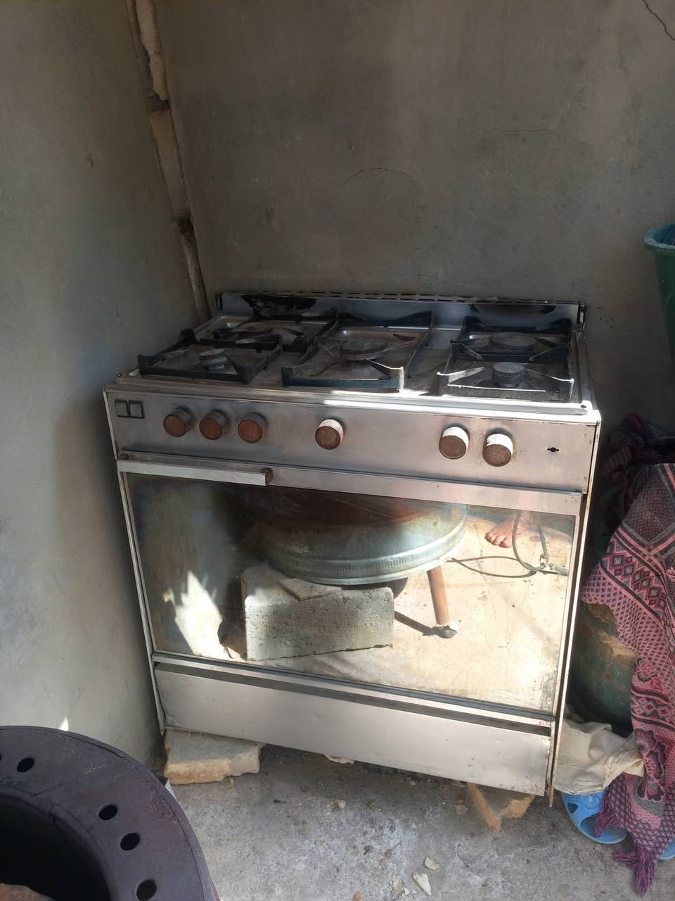 ***********

نص مكتوب في الصور:
- 2
