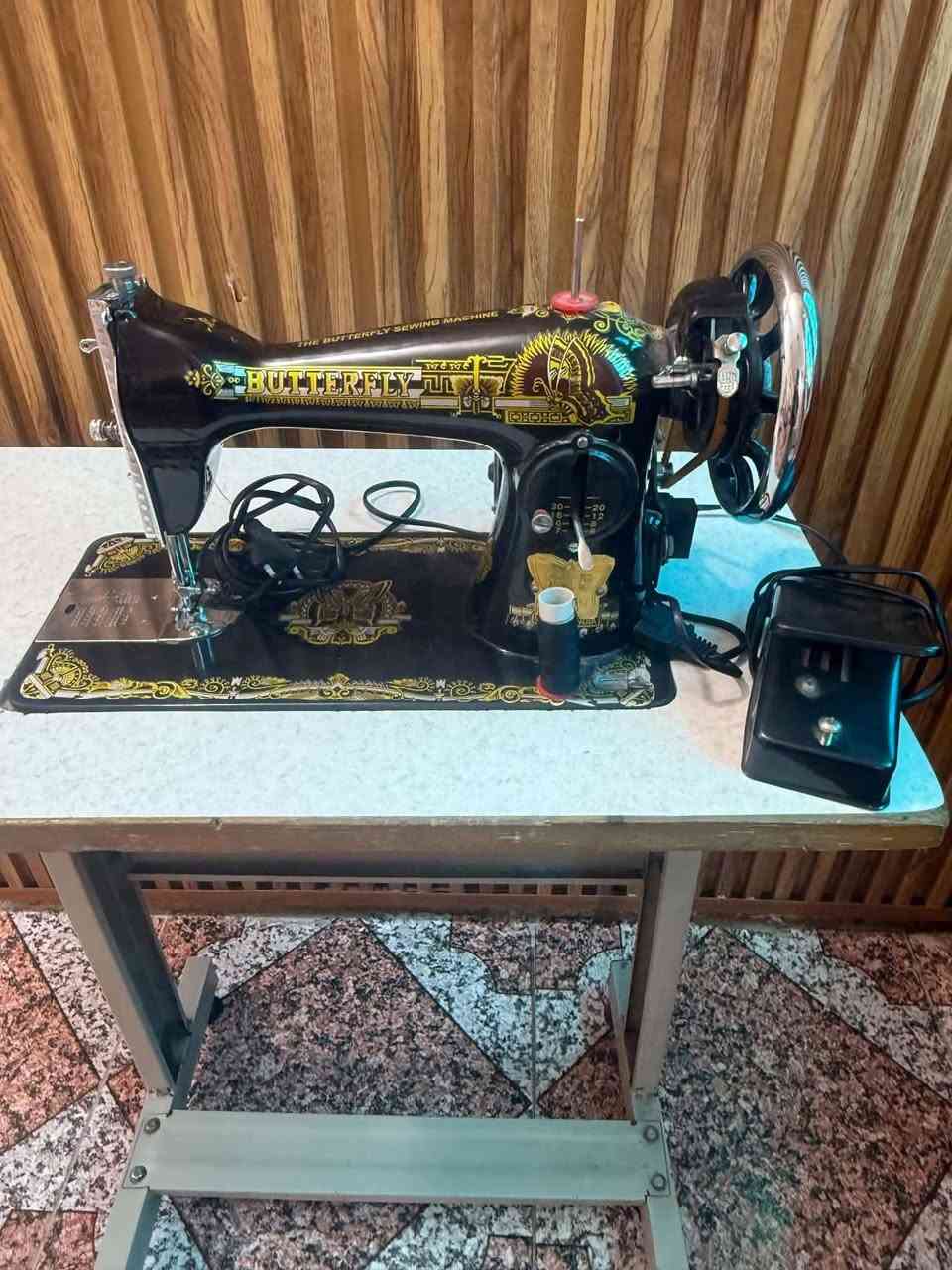 للبيع مكينه خياطة بحاله جيدة شغاله
عنوان /بغداد مدينه الصدر قرب سوق الكيارة 
مع الميز 100

***********
