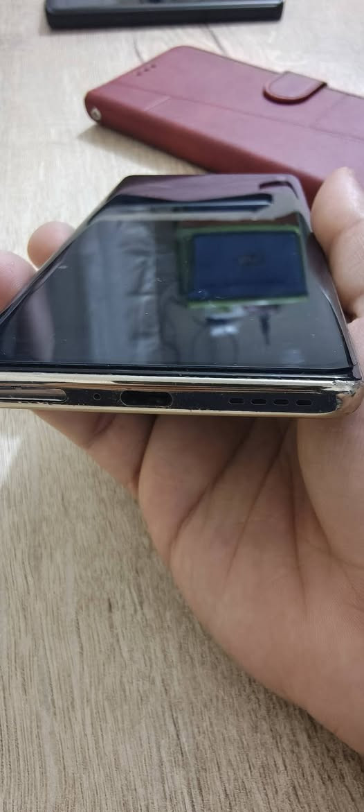 جهاز انفنكس نوت 40برو 5g
رام 12+12  (جهاز ألعاب) 
 فقط شريحة متشتغل
 للبيع 200 الف
للتواصل *********** واتس إب فقط
