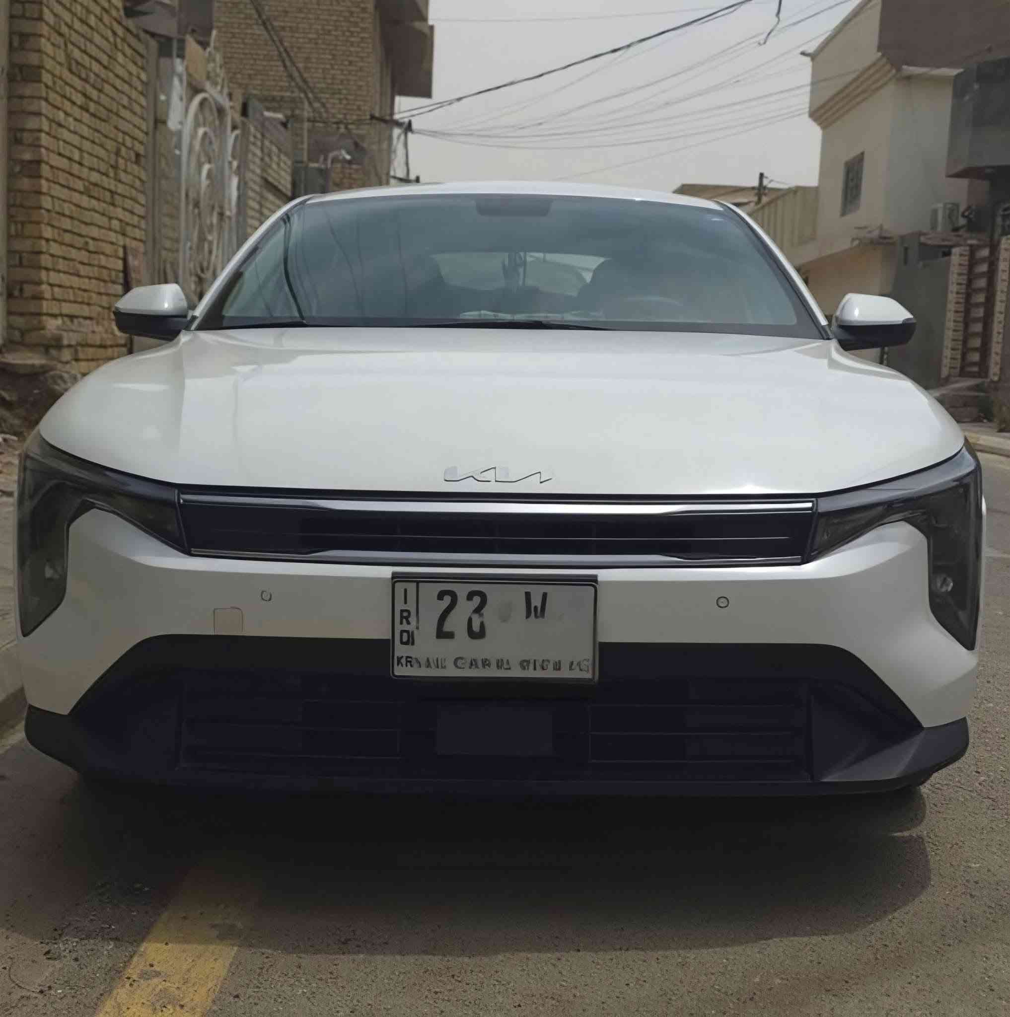 سلام عليكم
K4 2025 خليجي رقم اربيل 
للبيع  السياره سويج يعني نص فول 
محرك 2000
مكان النعمانيه 
***********
