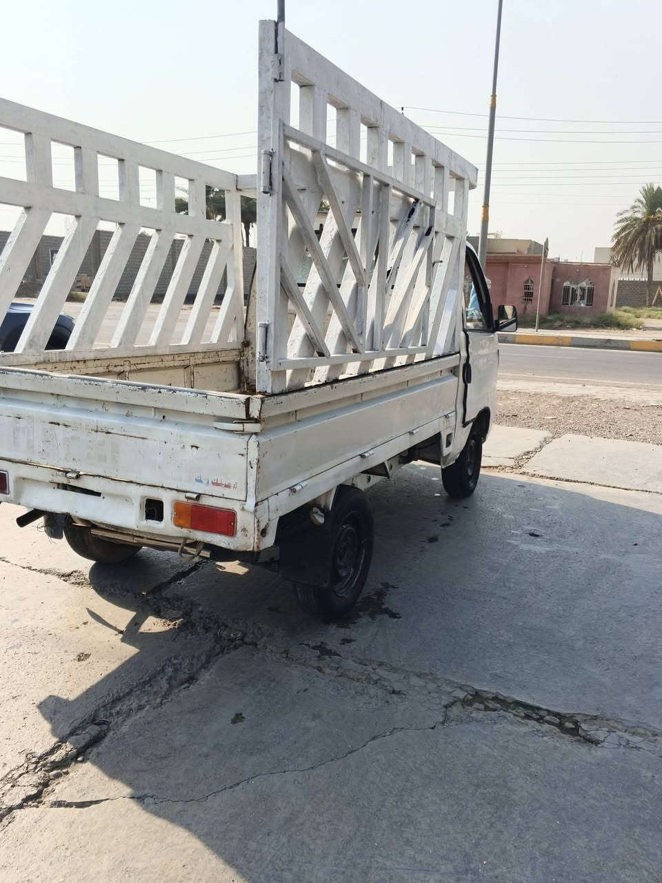 هايفي للبيع موديل 2010 محرك مجفت جديد كير صدر تخم تاير كشر بلادي شاصي معمر من صفحه وحده اثر خياس اوراقهه موجوده السعر15 وبيه مجال بسيط الشراي يتصل ***********
