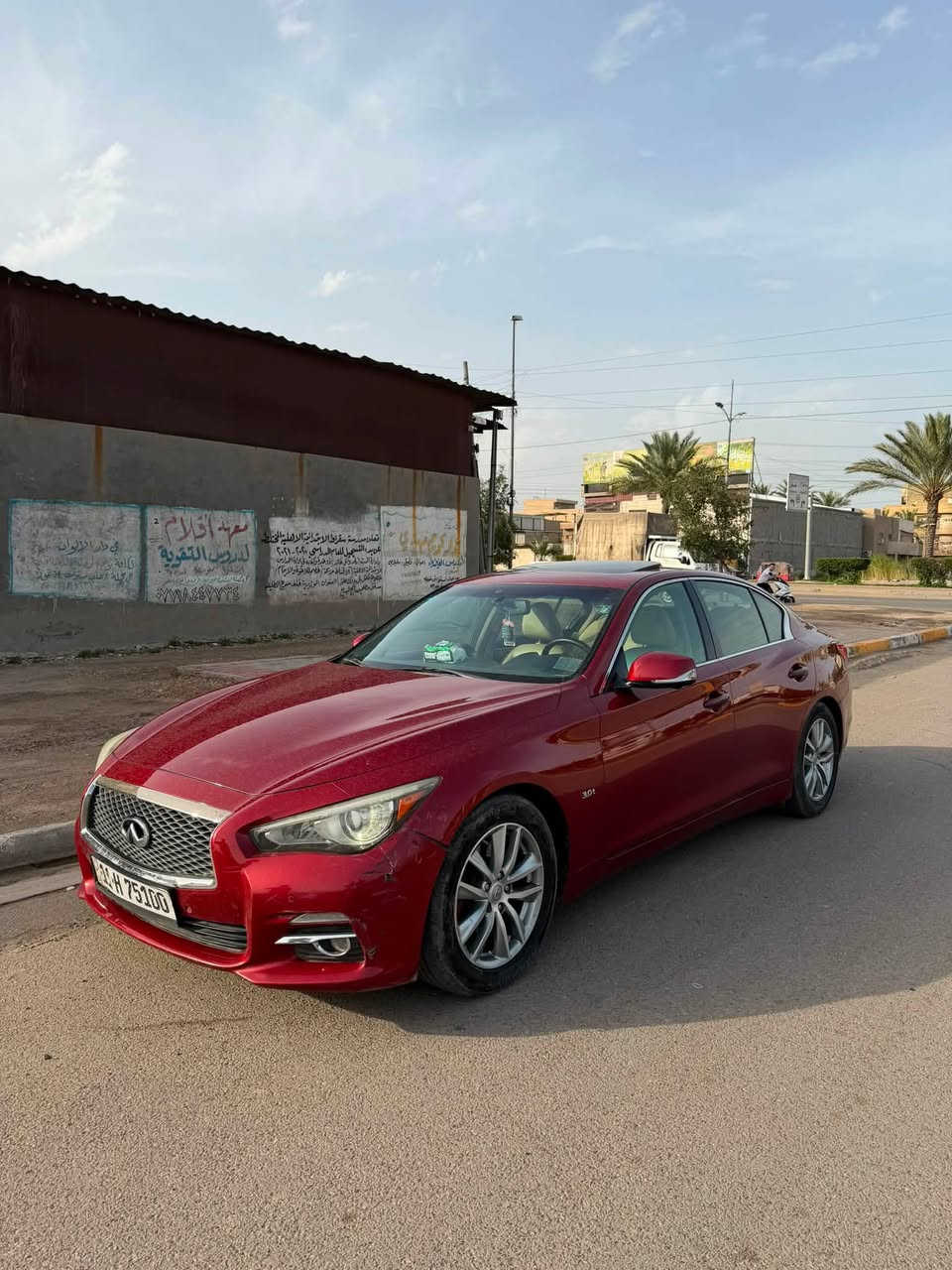السلام عليكم
انفنتي Q50 2016 
وارد امريكي 
حادثها باب خلفي وجاملغ امامي بي شويه جهه اليمنه صار هنا 
مكينه 3000 تون تيربو 
السياره فول 1/1 
5 كامرات 
حساسات 
رادرات 
وقوف ذاتي 
فتحه سقف 
بصمه 
تشغيل عن بعد 
قطعتين تبريد 
السياره حلوه ماعايزها شي 
باسمي رقم بغداد سنويه جديده 
السعر 117وبيها مجال بسيط 
بيع او مراوس حسب القناعه 
للتواصل: ‭***********‬
