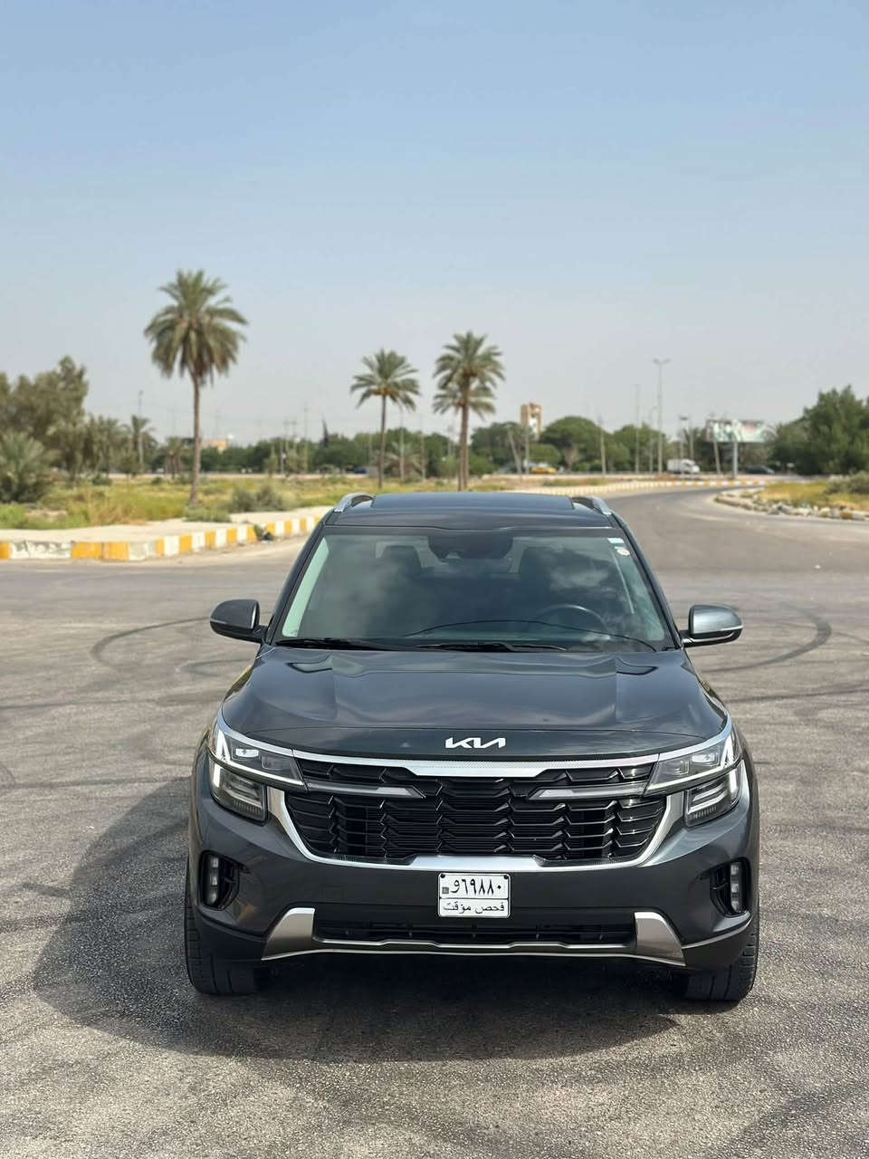 السلام عليكم 
للبيع فقط … كيا سلتوز ٢٥ دخول جديد بدون رقم منفيس باسمي حادث السياره باب خلفي مبدل ومصبوغ واجه بيه جاملغ  امامي كلير فقط كلير بدون فتح السياره بدون ايرباك صور الحادث مرفقه بلمنشور  فول مواصفات للاخير 
‏✅ بصمه
✅ فتحه سلايت روف 
✅ شاشه كبيره 
✅ كشنات جلد 
✅ كشنات تدفئه
✅ استيرن تدفئه
✅ تشغيل عن بعد 
✅ فور ويل 
✅ اشاير بل مري 
✅ ويل كب كروم حجم ١٧ 
✅ تحكم سترين + قياده ذاتيه 
✅ نقطه عمياء
✅ نزول منحدارت 
✅ تبريد قطعتين 
✅ رادار امامي وخلفي وجانبي 
✅ لد نهاري ليلي 
✅ شاشه كار بلي 
✅ عداد دجتل 
✅ ماشيه ٢٤ الف ميل 
وباقي المواصفات المعروفه 
مكان السياره بابل الحله 
هـ ***********
