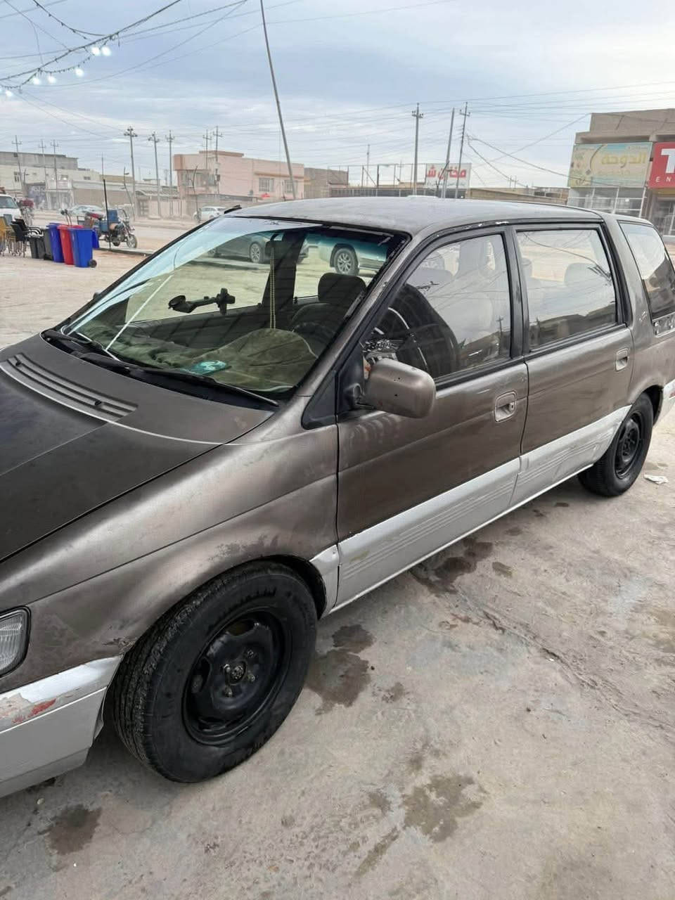 لام عليكم مسبوشي مديل 1992 جاهزه محرك وكير جدد دواخل نضيفه 7 راكب السعر30$ وبيها مجال مكاني النجف الاشرف للاتصال ***********
