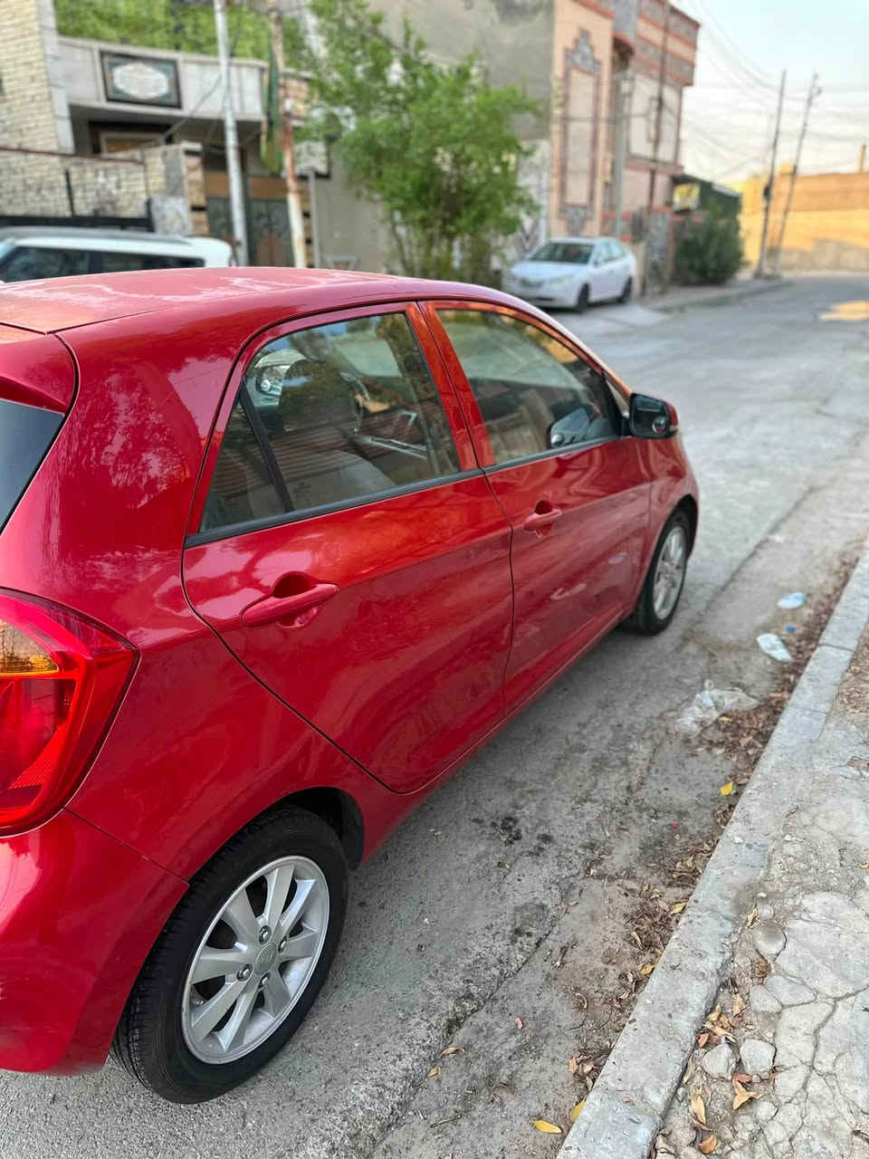 السلام عليكم 

بيكاتنو
موديل: 2012 
وارد خليجي

قطع الصبغ :
دعاميات 
جاملغ من جهة قبق بانزين مصبوغ 
 
الممشى: 79000 الف 
 
المكان : بغداد جميله 2 

السعر : 72 $

للستفسار : ***********
