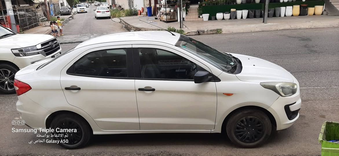 ford figo 2019 سعری 82 بۆزانیاری زیاتر  پەیوەندی بەم ژمارەوە بکە *********** أربيل, العراق

نص مكتوب في الصور:
- Samsung Triple Camera
- تم التقاط بواسطة
- Galaxy A50 الخاص بي
- Samsung Triple Camera تم التقاط بواسطۀ Galaxy A50 الخاص بي