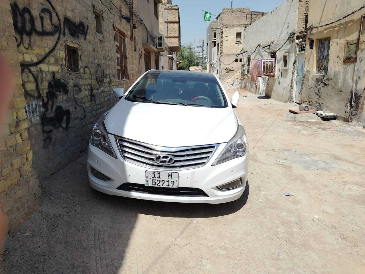السلام عليكم 
ازيرا 2014Vip
رقم بغداد مشروع وطني  جديد سونار بالمنشور ١٠٠$
فول مواصفات 6V 3800
مزوعه مواصفات للاخير
بنوراما قطعتين
لايت عدشه زنون ابو ماطور 
قطعتين تبريد 
مري شفط +اشاره بالمري
تحكمات ستيرن
كامره 
كشنات تدفئه تبريد
بصمه أبواب
بردات خلفي  جوانب
جلد
مثبت سرعه
هاند بريك كهرباء
ترحب
كشنات تدفئه تبريد
تحكمات ستيرن
تحكمات كشنات 
 مكان ديوانية 
***********
