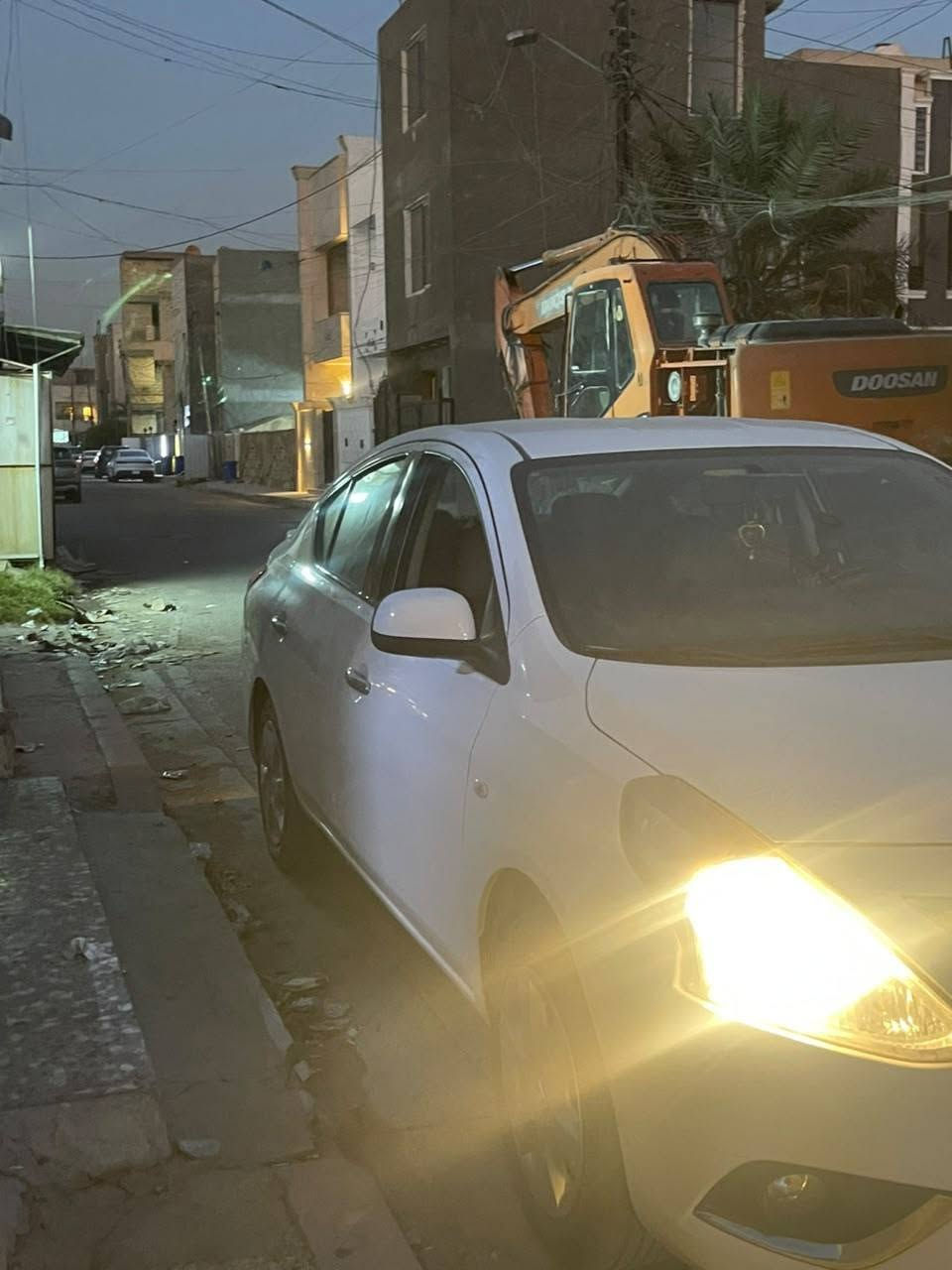 نيسان سني 2021 🤍

للبيع نيسان سني موديل 2021، وارد هندي.

* رقم: أربيل.
* الممشى: 122 ألف كيلومتر.

السيارة جاهزة للاستخدام، والفحص خير دليل بيه فقط بارد واحد في الباب .
. 
!. السعر: 110 وبيه مجال 
. 
📍 عنوان السياره:
بغداد - حي الجهاد - حي الحسين .

📞 للاستفسار:
***********.

