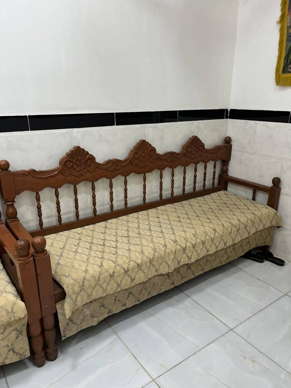 ٣ قنفات ثقيله وسليمه سعر ١٥٠ بغداد البياع شارع ١٣ هاتف *********** بي واتساب
