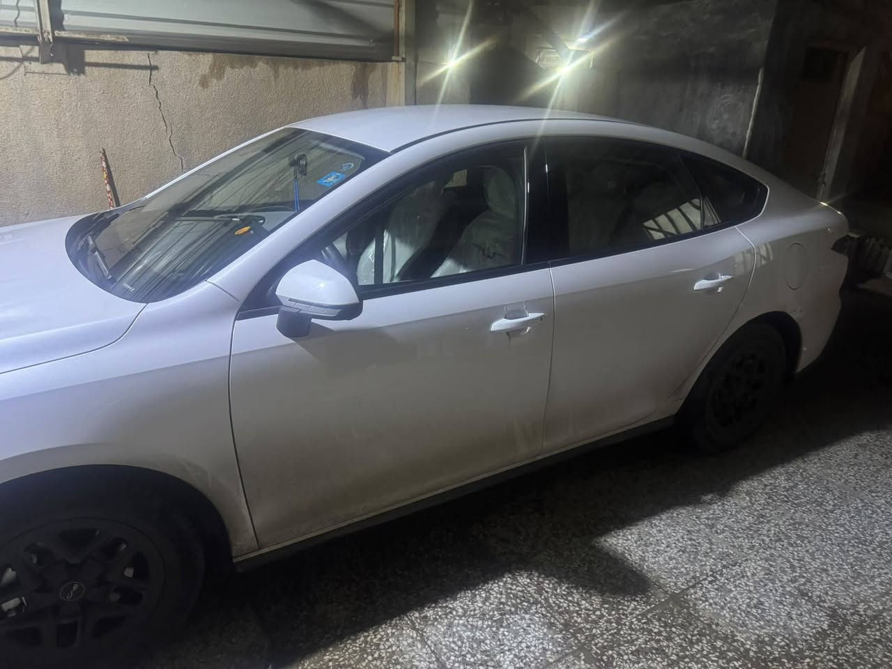 Byd seal 5
ماشيا 21000
بيها شخط ب دعاميه الخلفيه و الاماميه
و البك لايت اليمنه من صف السايق مكسور وبي فابيون
السعر 21 مليون  
الاتصال ع رقم ***********
