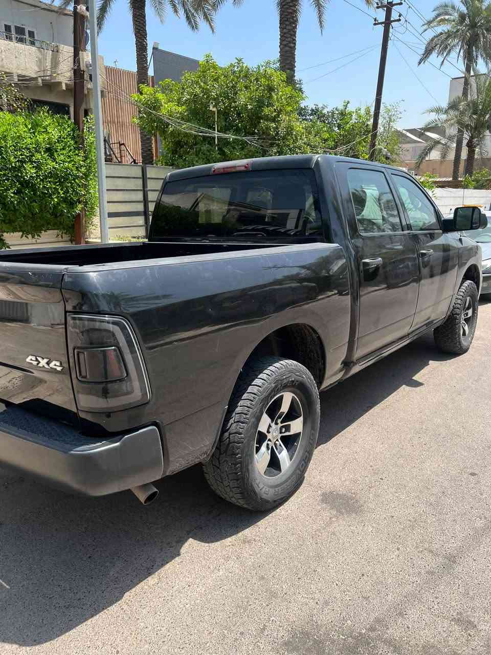 سلام عليكم 
رام 2020 رقم بغداد كلاسك 
بجم و بك لايت ليد 
باب طويل بدي قصير 
سياره جاهزه بيها 4 قطع صبغ ابيع صبغ حزام شرط السونار والعيب الشرعي 
مكينه 8 سلندر 
***********
