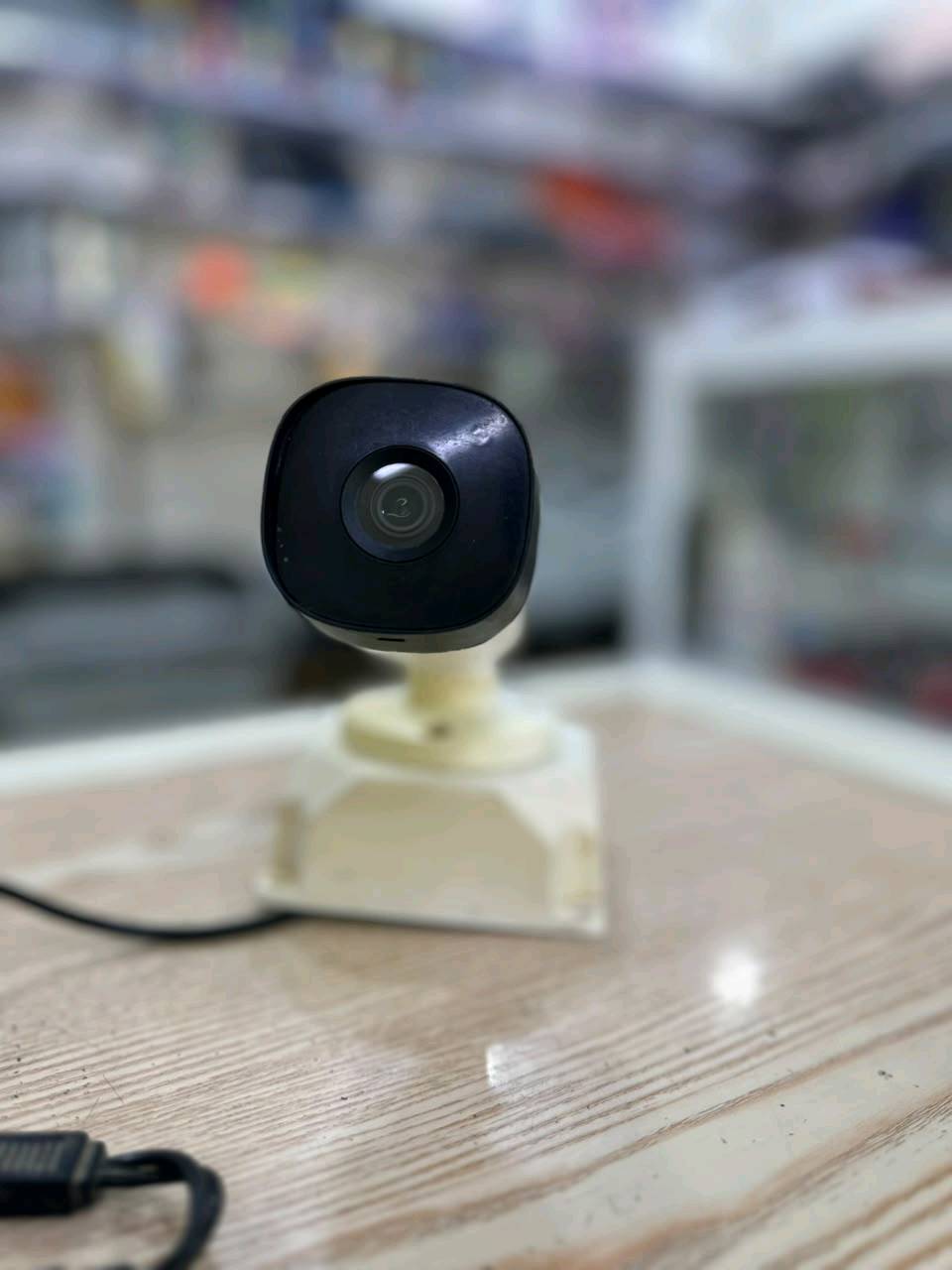 السلام عليكم كاميرات مراقبه عدد اربعه مع جهاز DVR للبيع
للعلم الكاميرات شغالات ومابيه اي شي 
سعر ٥٠٠٠٠ الف وبيها مجال 
للاستفسار تواصل ع الرقم *********** واتس اب