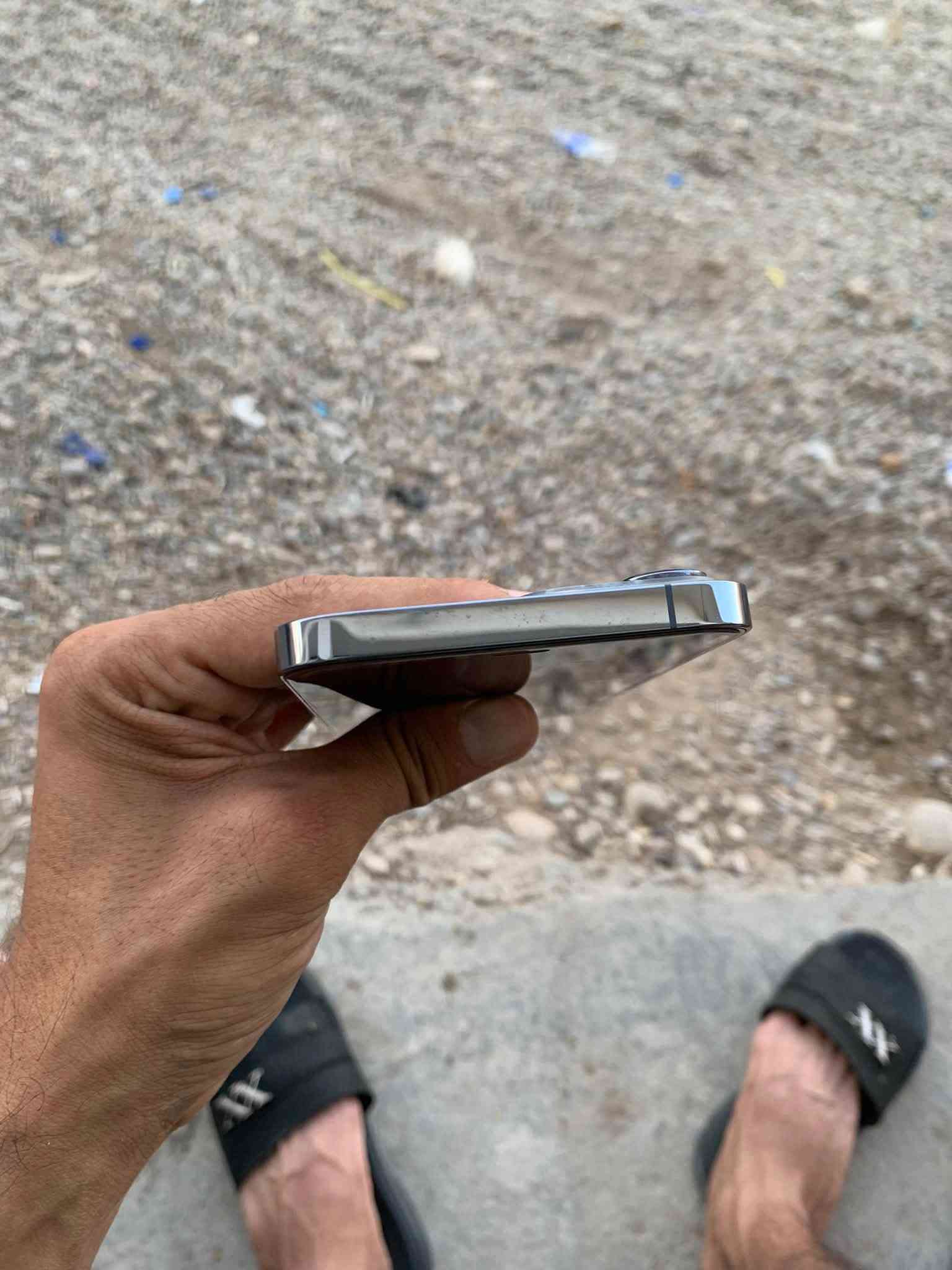 ايفون ١٣ ابرو ماكس وتر الجهاز مال بيت ما مفتوح نضافه ٩٩ كارتون وعراض الأصلي ويا شرق اوسط 256 بطاريه ٧٦ مكان ديالى منصوريه الجبل سعر ٨٠٠ وبي مجال قليل ***********

نص مكتوب في الصور:
- 19 5:18 حول الاسم طهاوي إصدار iOS 26.6.2 اسم الطراز iPhone 13 Pro Max رقم الطراز MLJD3AH/A الرقم التسلسلي GX2Y392YK2 انتهت صلاحية التغطية سجل تاريخ القطع والخدمة الأغاني 0 الفيديوهات 2,509 الصور 4,484 التطبيقات 35 السعة 256 غ.ب. متوفرة 13.5 غ.ب.