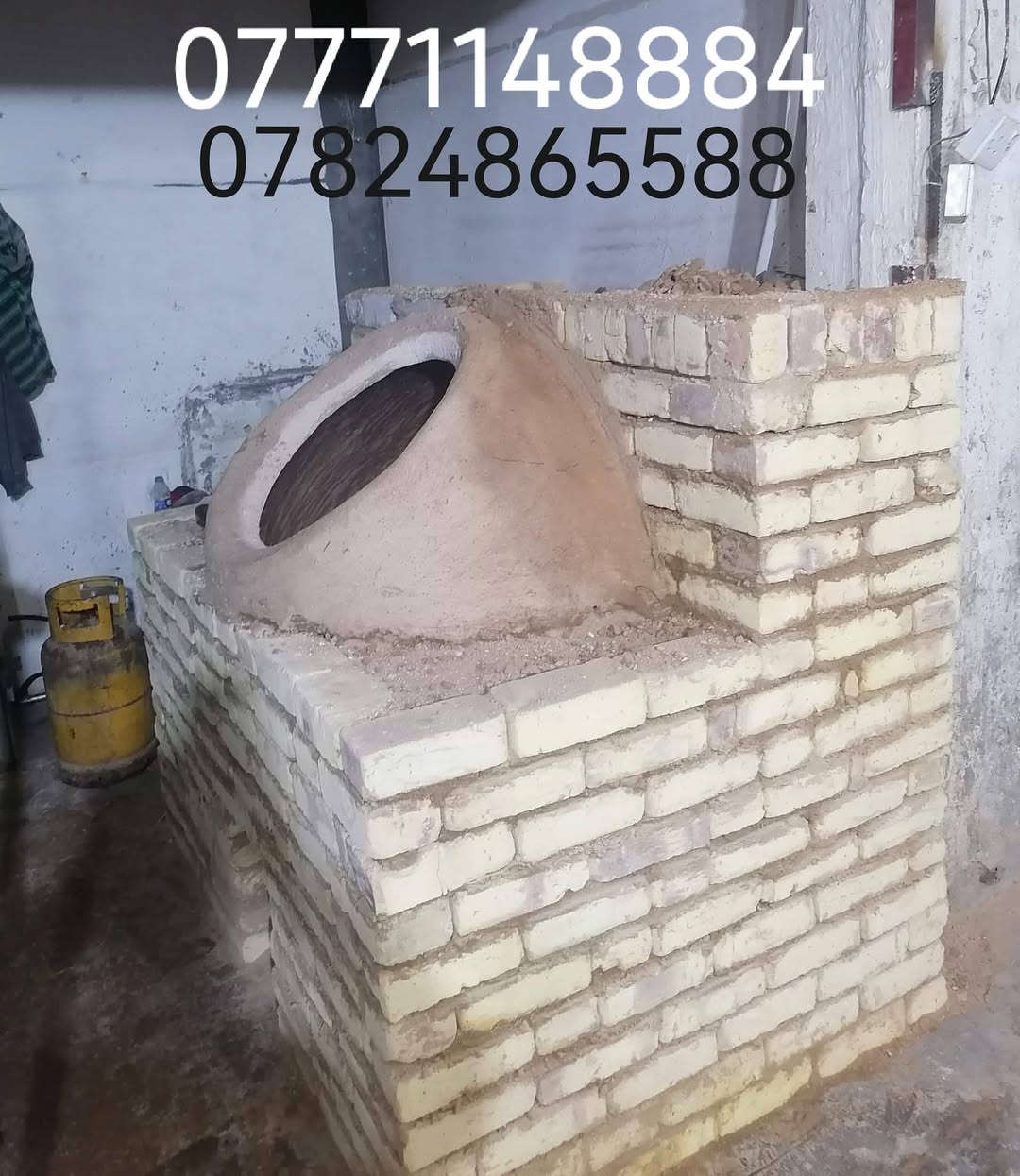 ((مؤمل الكوفي))((*********** 

لبيع وبناء التنانير جميع الأحجام 

وعمل تنانير شوي الأسماك و تنانير المندي

 وتجهيزات المخابز وآلافران والمطاعم (جمله مفرد) 

#معمل مومل الكوفي الاستفسار والاتصال ***********
