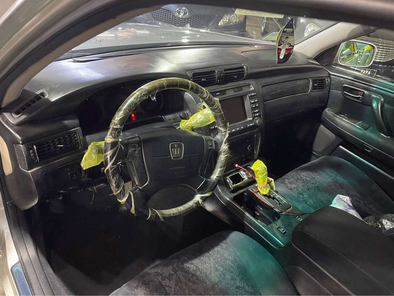 toyota crawn 2002
مه ليكه  براوه يه  ٣٧$
كودى نيه  كامل مه سره ف
مه كينه ى d4 ى بجوك 171
ته بريدو كه رمى به شه رت
ده عمو ليدراو بوياخى نيه
بيشو دوا كريستال  كير اوتو ماتيكو عادى
كيرو مه مينه به شه رت *********** السليمانية, العراق
