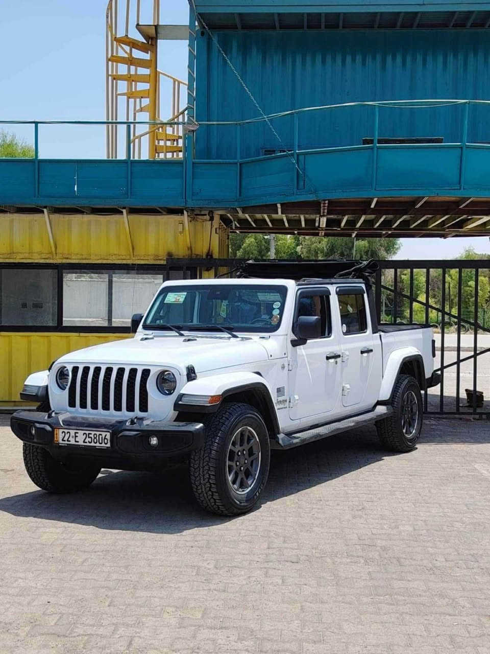 Jeep gladiator 2020
جيب كلاديتور
سيارة فول فول مواصفات وارد امريكي ماشيه ١٢٠ الف ميل محرك كير اكسلات كفالة جاهزه من كل نواحي و با سمي وكالة بسمه سياره بيها ثلاث مكانات تكحيل بسيط جدا جاملغ بودي وره سكن بكد شبير و عندك جاملغ امامي سبغ و جوه الباب سايق هم بكد شبر تكحيل ارباك بس ستيرن 
رقم شاسي 1C6HJTFG5LL130615
سعر  ٢٧٠ و بيها مجال 
رقم تلفون ***********
*********** أربيل, العراق
