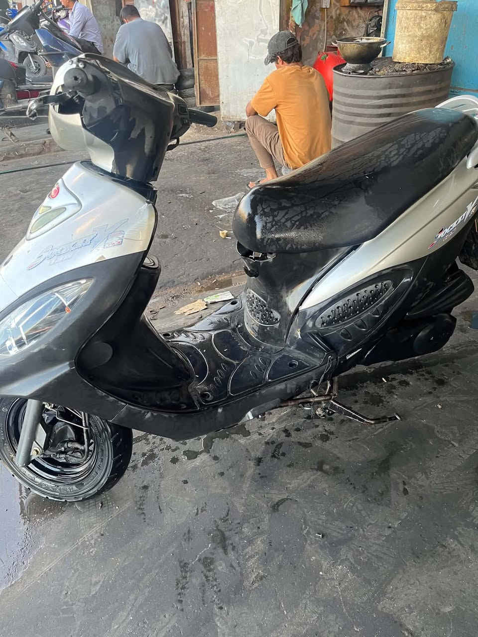 ألسـلام عليـَكم 👋

🛑 شباب كامكو للبيع موديل 14 مجفتـه 

للأستفسار أكثـر  خاص 
أو اتصال ***********
