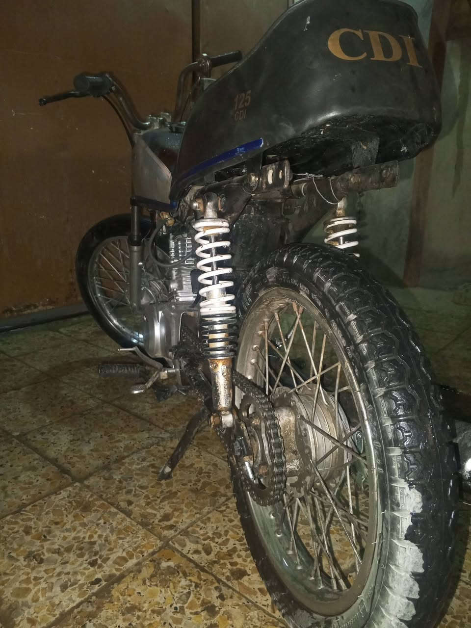 دراجه كلك اربعه كير للبيع شغاله مابيها شي سعر 250وبيها مجال حك جيه  *********** العنوان نجف كوفه

