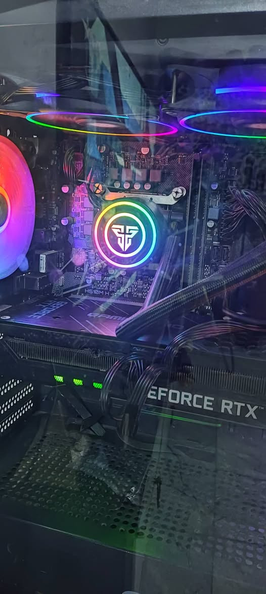 Pc للبيع
كارت شاشه:RTX 3070

معالج: core i7 10700
تبريد مائي RBG
باورسبلا 700

RAM 16 gb ddr4 3200 RGB
 ssd 128
HDD 1T

M.B H510
حاسبه نضيفه
 مكاني بغداد شعب 
رقم ***********
سعر 900
