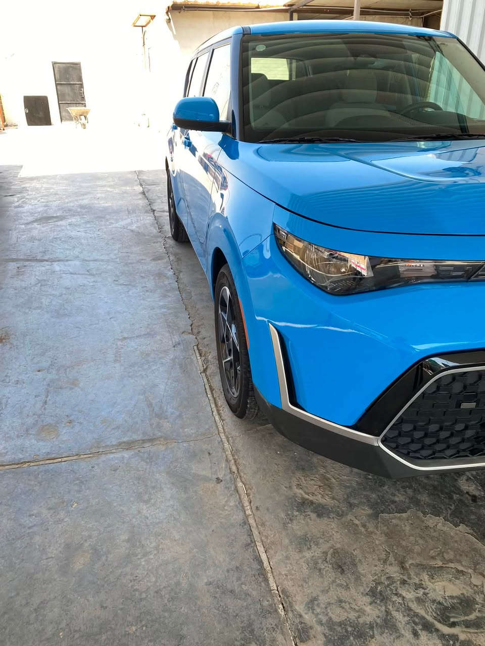 كيا صول 2025 فول مواصفات - لون مميز 💎وارد أمريكي | تبديل قبق جنطة فقط (بارد جاملغ جهة سائق + بارد بنيد) | دواخل وشواصي مكفولة🔹 الموديل: 2025🔹 اللون: أزرق ملكي مميز جداً 💙🔹 المحرك: 2.0L اقتصادي وقوي🔹 الراحة والرفاهية: كشن سائق كهرباء • تدفئة كشنات • بصمة تشغيل عن بعد • فتحة سقف • شاشة كبيرة (CarPlay) • ويل كب • إضاءة LED.🔹 منظومة الرادارات والأمان: رادار أمامي (مانع اصطدام) • رادار خلفي ( تنبيه سير) • رادار جانبي (نقطة عمياء) • رادار تحديد مسار • كاميرا خلفية.🔹 العداد: 7,000 ميل فقط (بحالة الزيرو) 🧭🔹 الأوراق: رقم فحص مؤقت - ترقم في جميع المحافظات حسب رغبة المشتري 📄📍 المكان: بابل💵 السعر:  $📞 للتواصل: ***********
