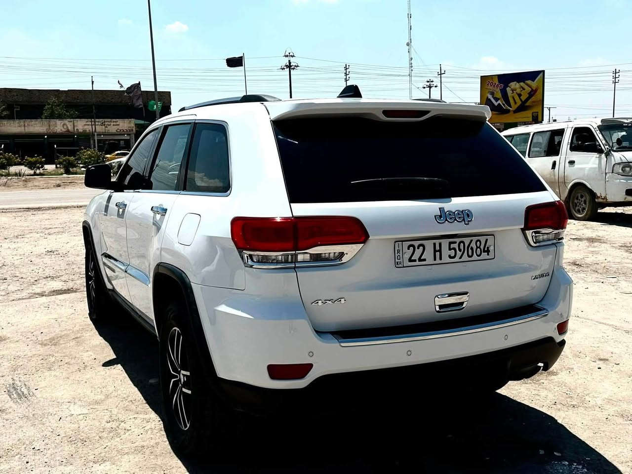 � للبيع | 2018 Jeep Grand Cherokee Laredo 4x4 🇺🇸
🔹 وارد أمريكي – Clean Title
🔹 موديل 2018
🔹 مرقم دولي باسمي
🔹 هزة وسنوية جديدة
🔹 الماشي: 65,000 Mile

حالة السيارة:
✅ بالعراق بيها رشات خفيفة موضحة بالسونار
✅ بدون دواخل
✅ بدون معجون (أثر تخريب فقط)
✅ السيارة على وضع الشركة (تراي زيرو)
✅ جاهزة من كل شيء ولا تحتاج أي مصروف

الصيانة الجديدة:
✔️ صدر أمامي خلفي جديد
✔️ منظومة تبريد جديدة
✔️ منظومة احتراق جديدة
✔️ سيرفس كامل
✔️ متصرف عليها دينار

باقي مواصفات Laredo معروفة من ناحية الراحة، القوة، والاعتمادية.

💰 السعر: 188$ (قابل للنقاش مع الجادين)
📍 الموقع: الحلة
📞 للتواصل: ***********
💬 واتساب متوفر

بيع أو مراوس حسب القناعة
