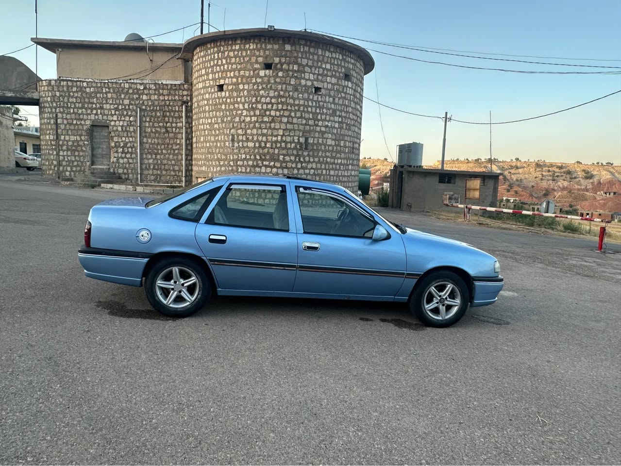 فيكترا 1993سه ياره كي زور باكو بي مه سرفه يه ك ديناره مه سره في نيه مه كينه 20 جام كاره باي سيلايت كيرو مه كينه به شه رت بي لي دران مه كينه كه م سه رف هه يه سه نه ويه ئه ولايات به شه رت 23وه ره قه و مه عا مه لا*********** أربيل, العراق
