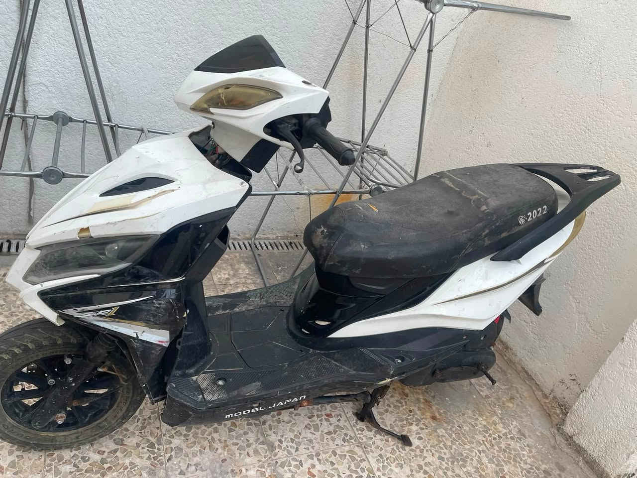 دراجه صيني شغاله مابيها شي بس شغلات بسيطه السعر 300 وبيها مجال قليل 
***********
