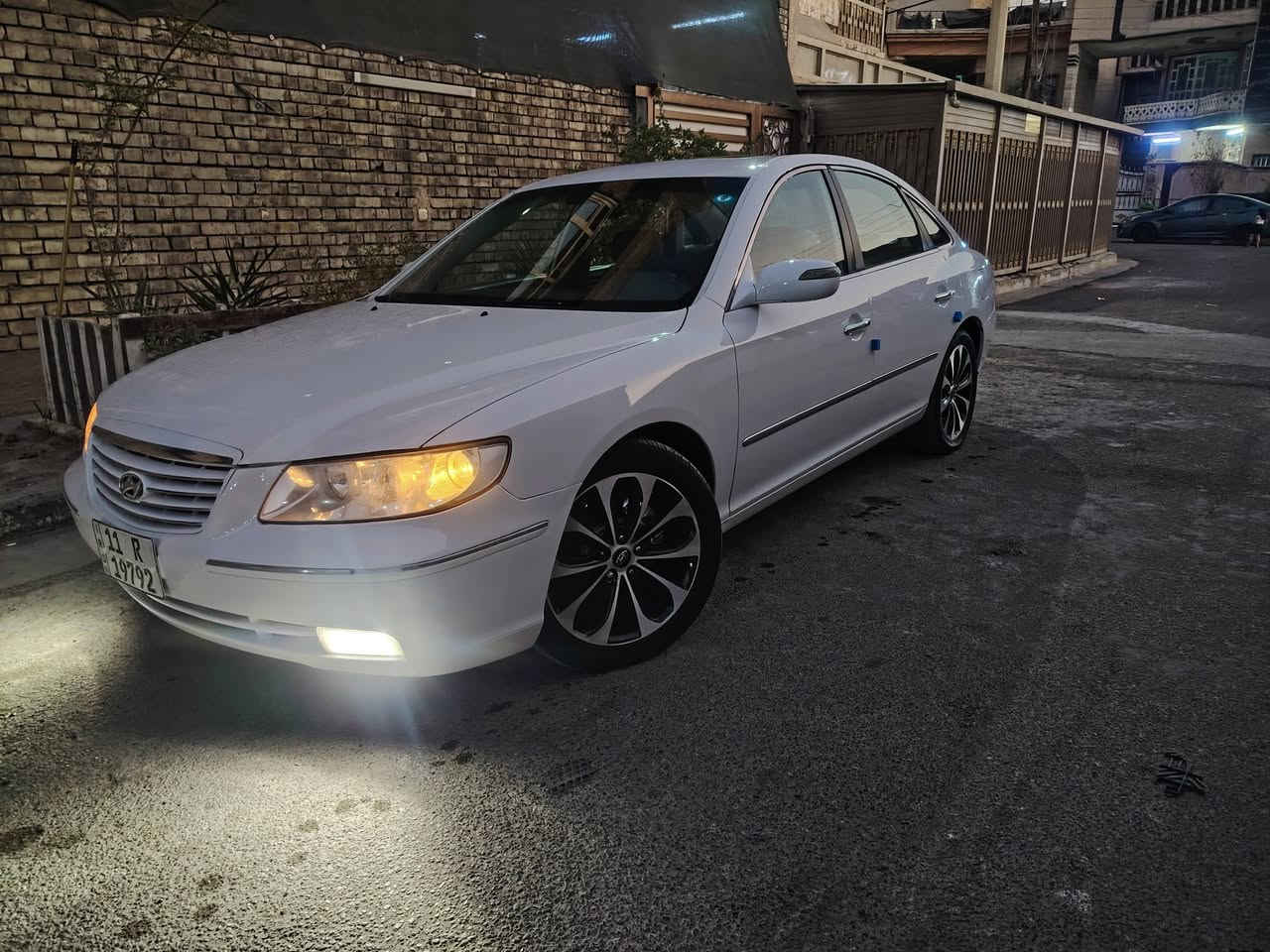 السلام علیکم هوندای ازیره مودیل 2008 سياره خليجي 
 مواصفات مري شفط شایر بل مري تحکمات ستیرن جهتین 
فتحت سقف 
کشنات مخمل  دمام  خلفي بلاتوث تاب جدید رقم بغداد الدولي الجديد بسمی هزه وسنویه جدیده کیر 5نمر محرك 6 سلندر 3300 مكفولات تخم تایر جدید صدر امامی خلفي جديد السعر 93وبيها مجال رقمي الهاتف *********** الشراي نتصل ويدلل
