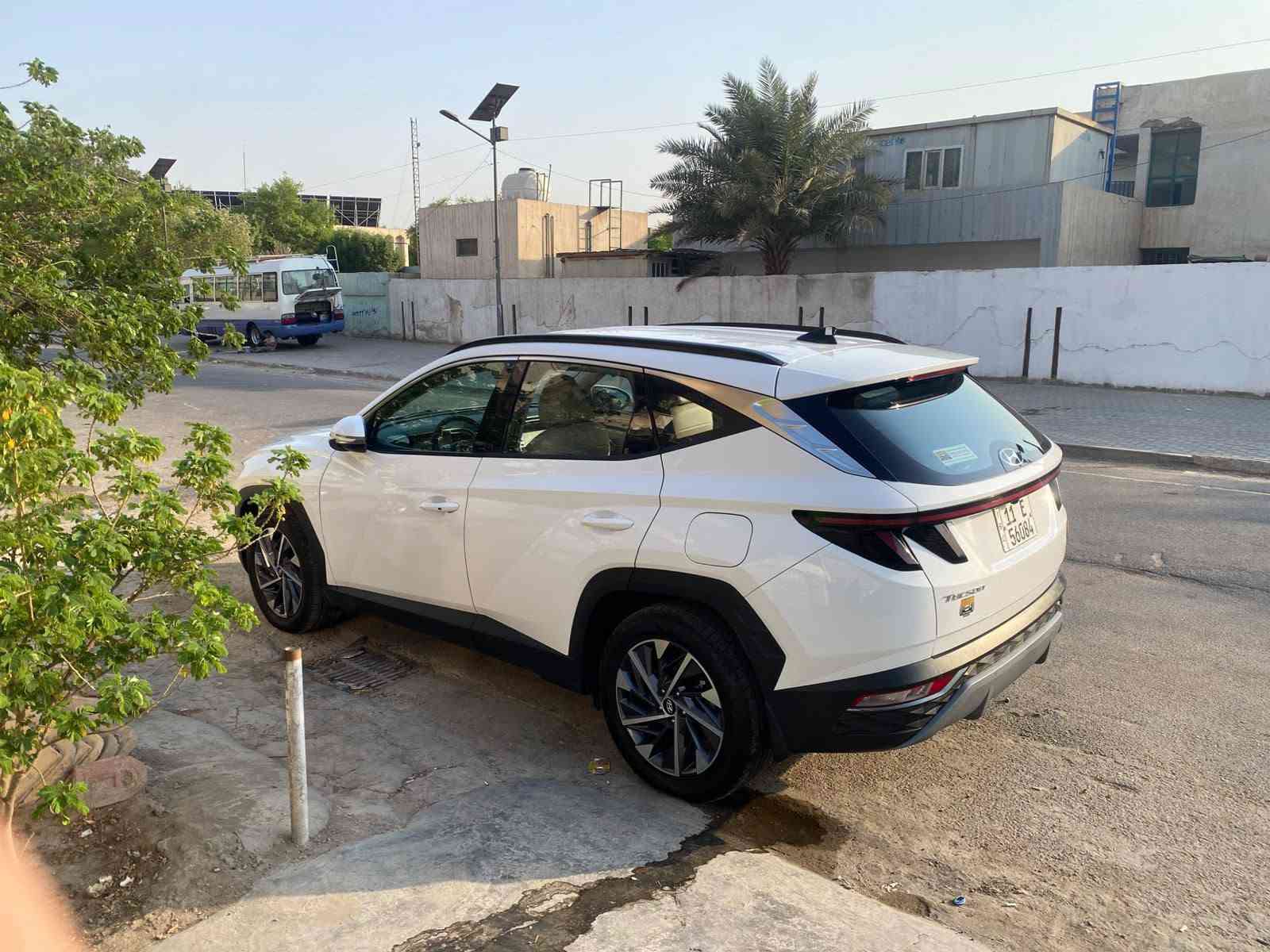 سلام عليكم
 توسان 2024 خليجي  سياره جديده مواصفات السياره
 بصمه كراسي كهرباء مري شفط حساسات اماميه خلفيه رادار خلفي مثبت سرعه
 مشي السياره 37,000 حقيقي
 سياره بعدها بضع الزيرو مكان السياره بغداد سعر. $ 188 وبيها مجال الشراي رقم الهاتف***********
مكان بغداد
