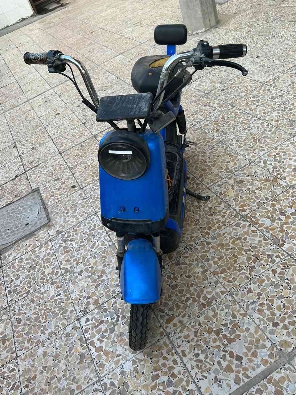 سلام عليكم دراجه شحن دراجه متروكه ما بيه يردله بس ترتيبات مكاني بصره سعر100وبيه مجال قليل ***********
