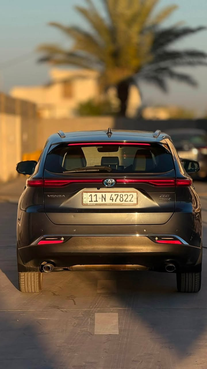 السلام عليكم تيوتا فينزا 2022 هايبرد وارد امريكي
الفئة: Toyota Venza XLE 2022 2.5L
          حجم المكينه :2500 هايبرد 
           حالة الايرباك : برده
الضرر : باب وجاملغ امامي بصف السايق
#مواصفات XLE
1.شاشه 
2. قياده ذاتيه
3.كشن السايق ميمري 
4.كشنات كهرباء
5.هندبريك بصمه
6.كشنات جلد
7.ثلاث وضعيات قياده
8.حساسات خلفيه امامي 
9.صندوك كهرباء
10.رادرات جانبيه
11.رادار امامي
12.هيترات بالكشنات + تبريد 
13.بصمه
14.بصمة ابواب
15.اشاير بالمري
16 . شحن واير لس 
… فول عدى البنوراما…
#السعر 225 مرقم بغداد وبيها مجال  
تفاصيل اكثر هذا رقمي *********** 
مكان السياره الأنبار / فلوجة
