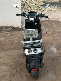 دراجه كهربائيه 318 نضيفه بطاريات جدد