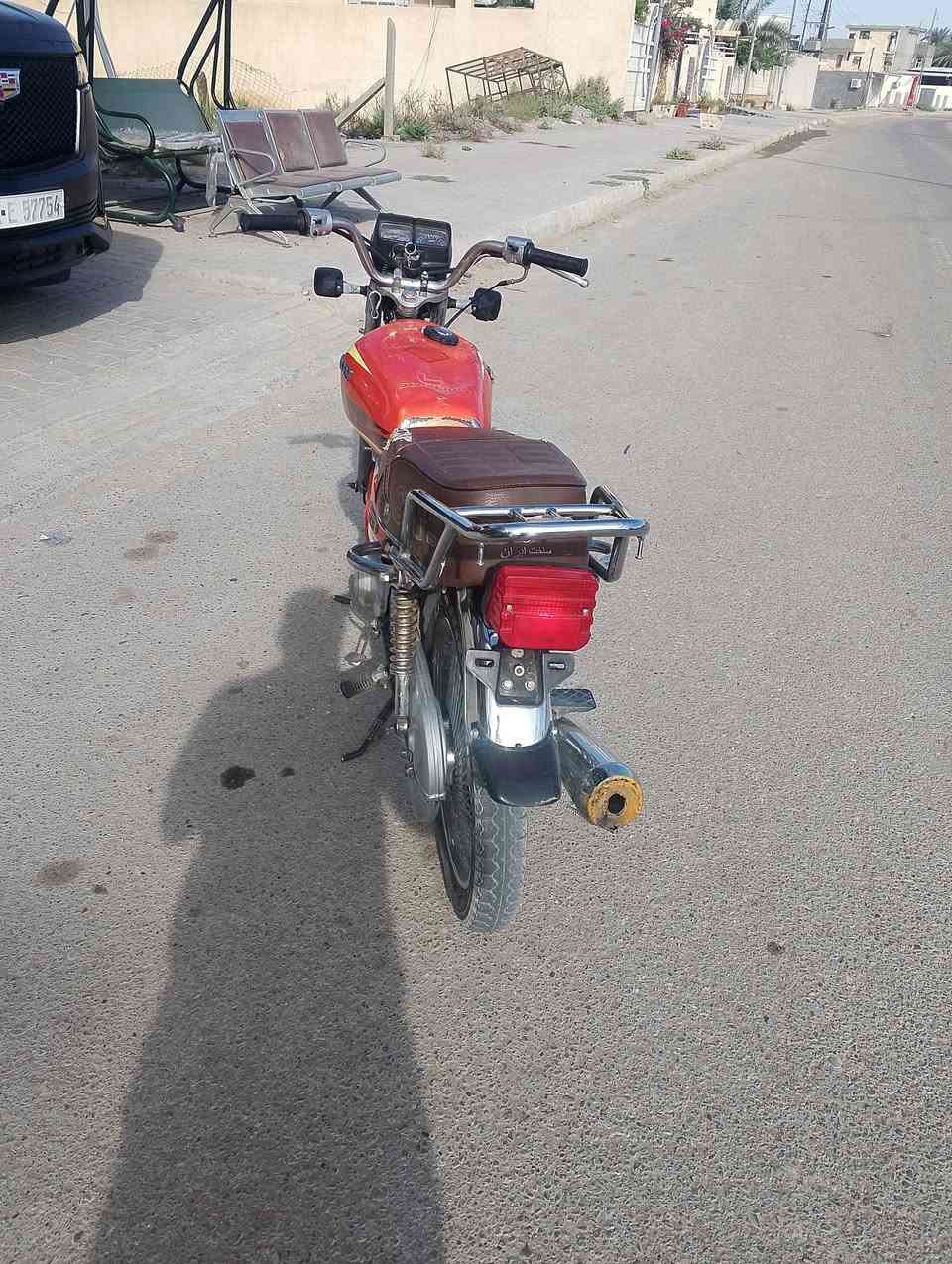 ***********
للبيع دراجه العنوان ديالى بعقوبه بهر   350 بها مجال

