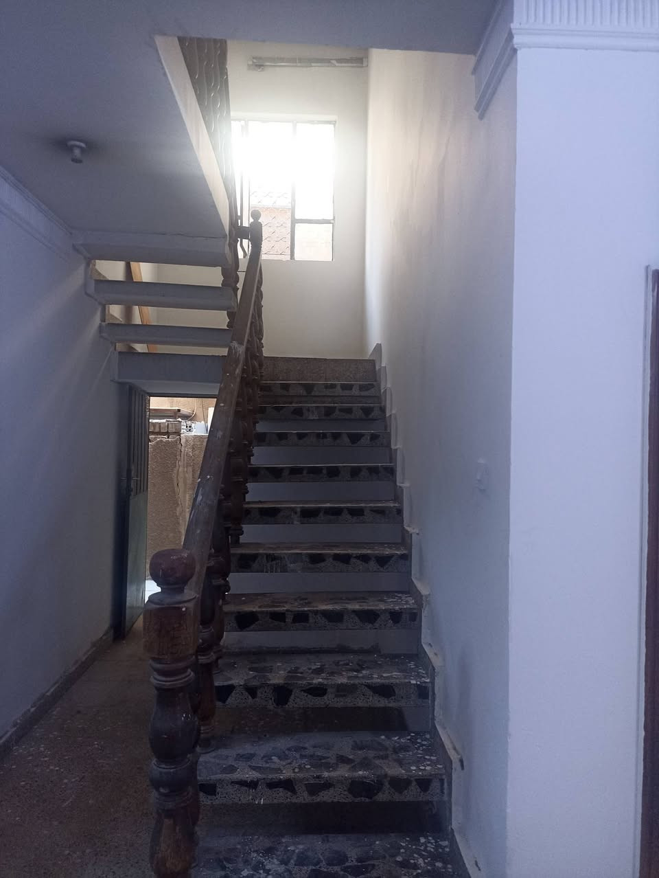 كادر كامل • بناء • صبغ بيوت