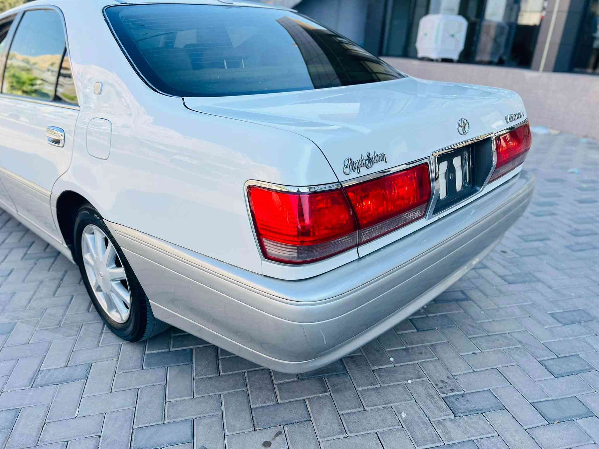 مەلیکە مووس 2002
D4بچوك
دوو دووگمە پەردە داژبڵ نەجەف ناوزەرد 
کۆدی نییە یەک پارچە بۆیاخی ئەورووپایە 
سعری 48گەڵاو مەجال 
***********.
***********سەیسایق
