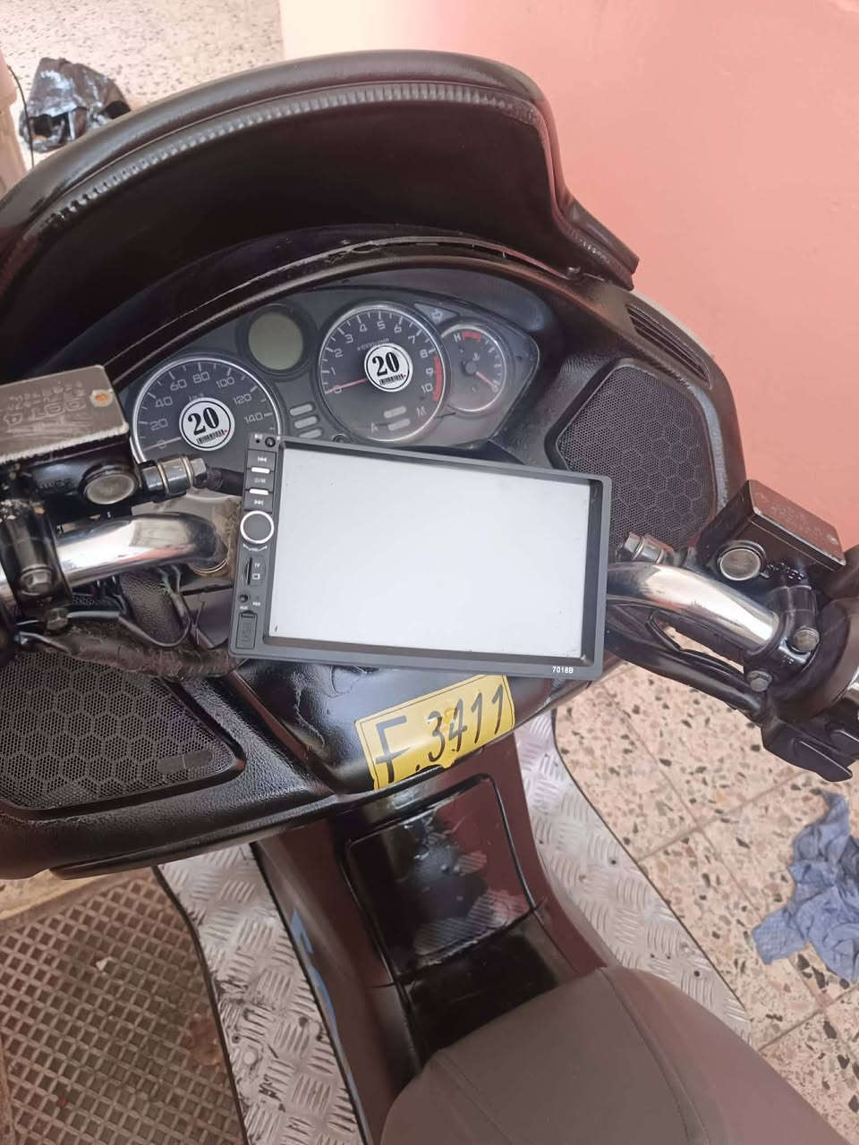 سلام عليكم فورزه للبيع سعر 800 اوبيهه مجال رقم الهاتف  *********** اتصل اوبيك خيرر ودلل
