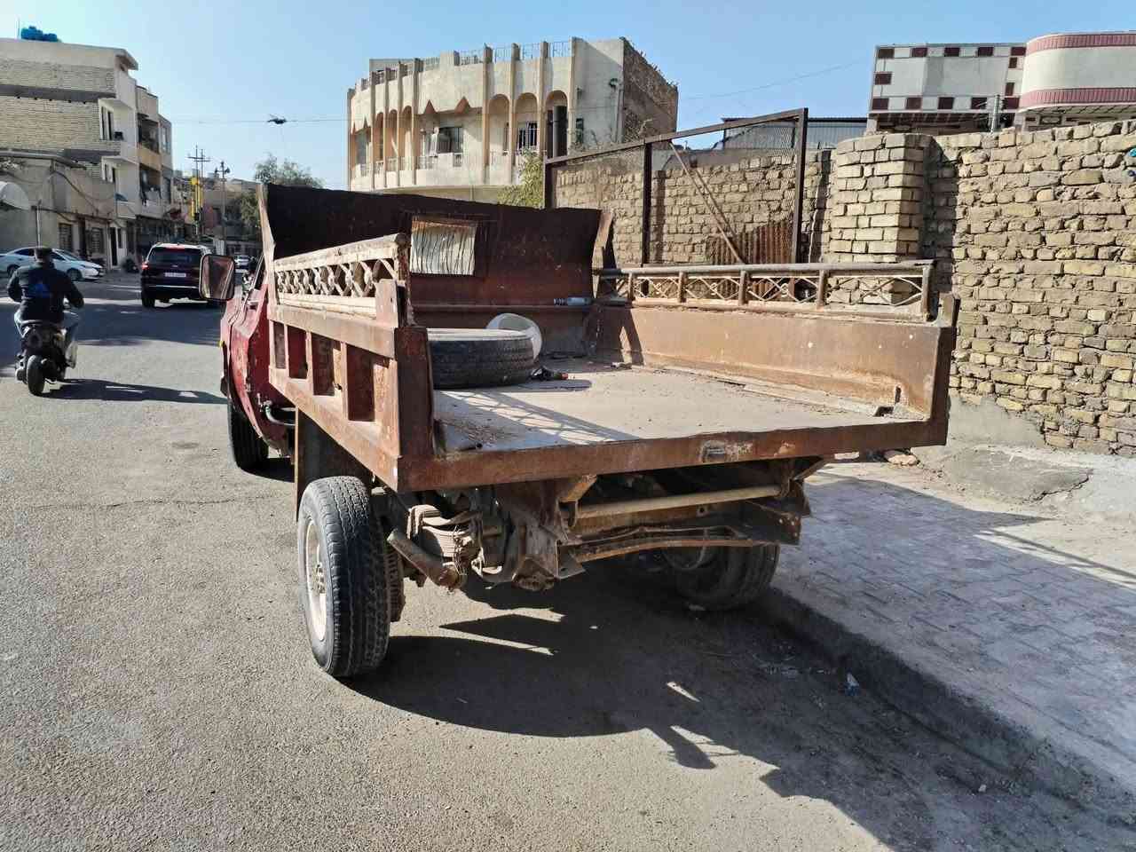 شوفر ليت بيكم موديل ١٩٧٨  رقم نينوئ مميز ٣ ارقام قديم وضعه رقم بسمي شغاله  محرك سته  سلندر مكاني بغداد كرخ
رقم الهاتف ***********  سعره ٢٣ ورقه
