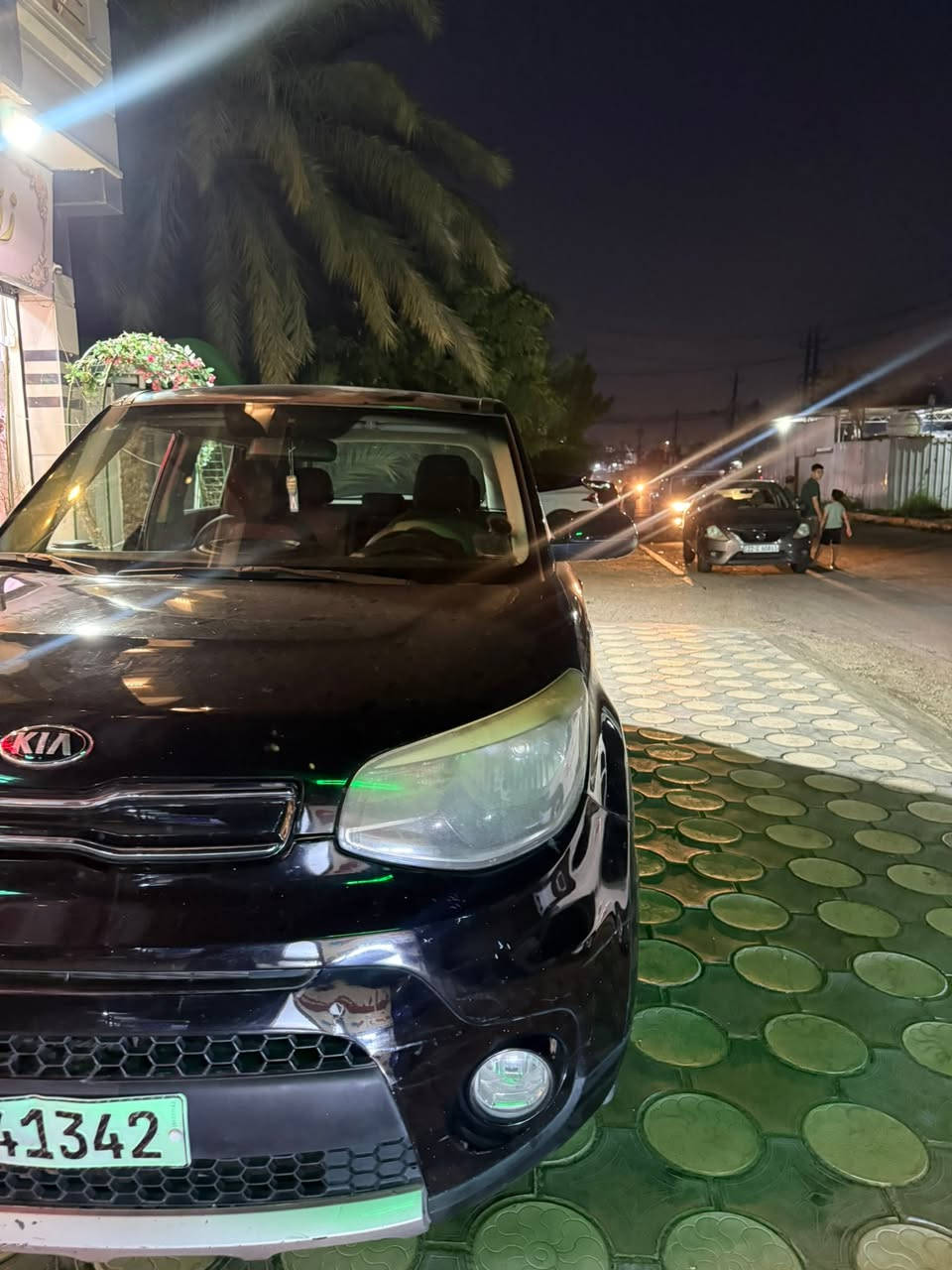 ✅ موديل: 2018
✅ اللون: أسود
✅ رقم بغداد
✅ الممشى: 90,000 ميل (MI)

الحالة:
 • الحادث فقط بالبنيد ومصلح وليس مبدل.
 • القمارة بيها جراد بسيط من الفابلون فقط.
 • وبيها ملاحظات بسيطه بلكشر تعرفون 2018 ولونها اسود ف طبيعي
مكينه 2000دوش 

الصيانة:
✔️ منظومة تبريد كاملة جديدة.
✔️ حدادية كاملة جديدة.
✔️ الصدر مبدل جديد.

المواصفات:
 • شاشة.
 • تحكم بالستيرن.
 • قطعتين تبريد.
 • باقي المواصفات معروفة بسيارة كيا صول

السعر 107 ورقه وبيها مجال بسيطططط 

للاستفسار ***********

السياره جاهزه مناقصها ايشي تشغل وتطلع
