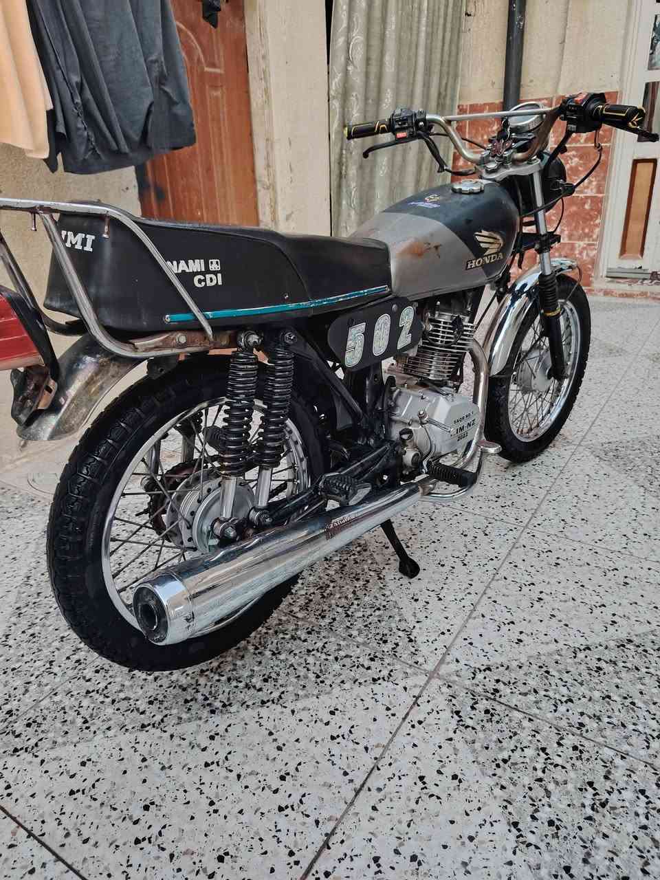 دراجه نامه ام Z موديل 22 وراق كامله بسمي سعرها ب500 وبيها مجال  مكاني المجر الكبير
***********
