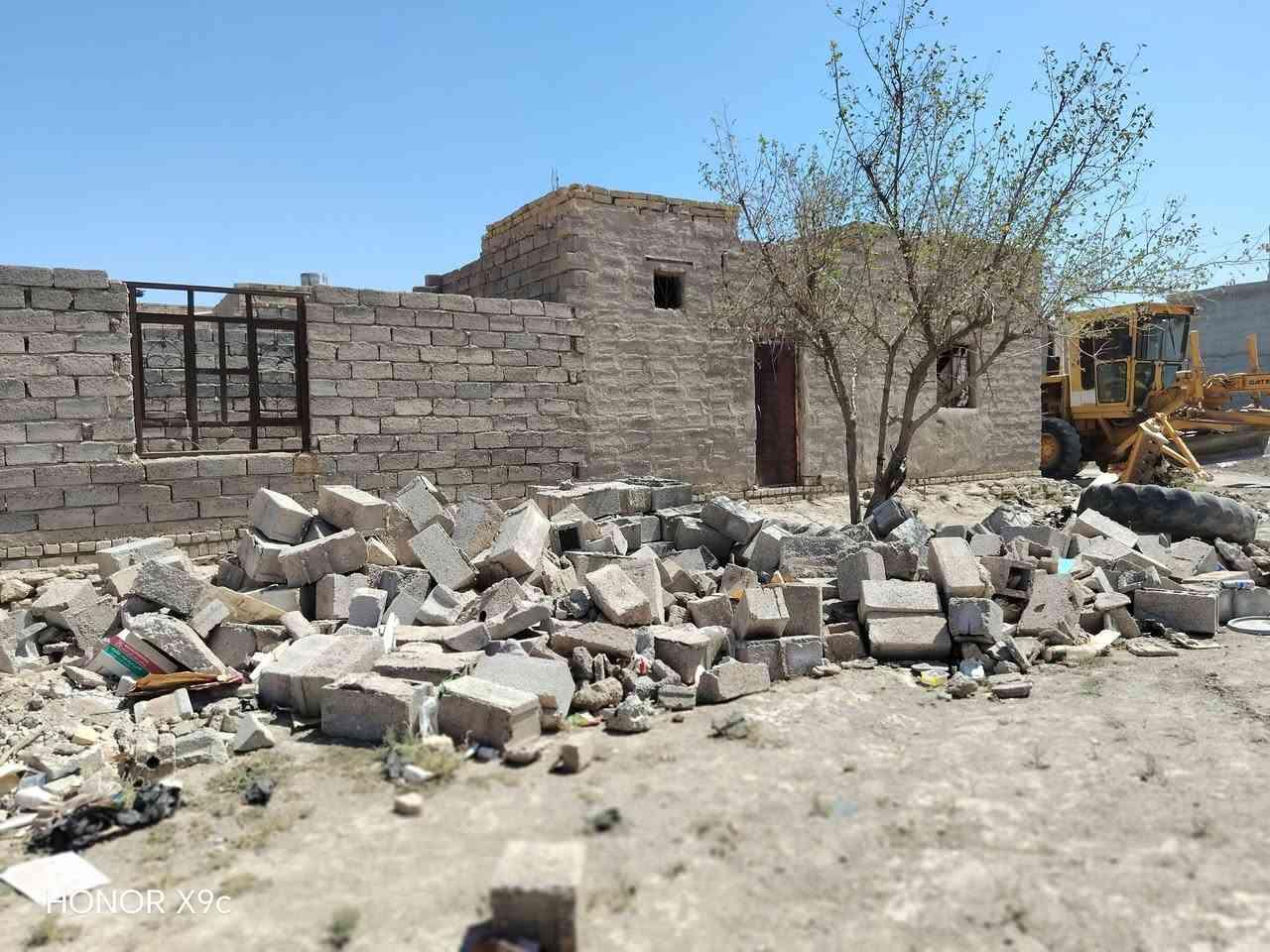 سلام عليكم
للبيع بلوك مستخدم العدد 300
المكان حي زامل
للاستفسار الاتصال على الرقم ***********
بسعر  مناسب
