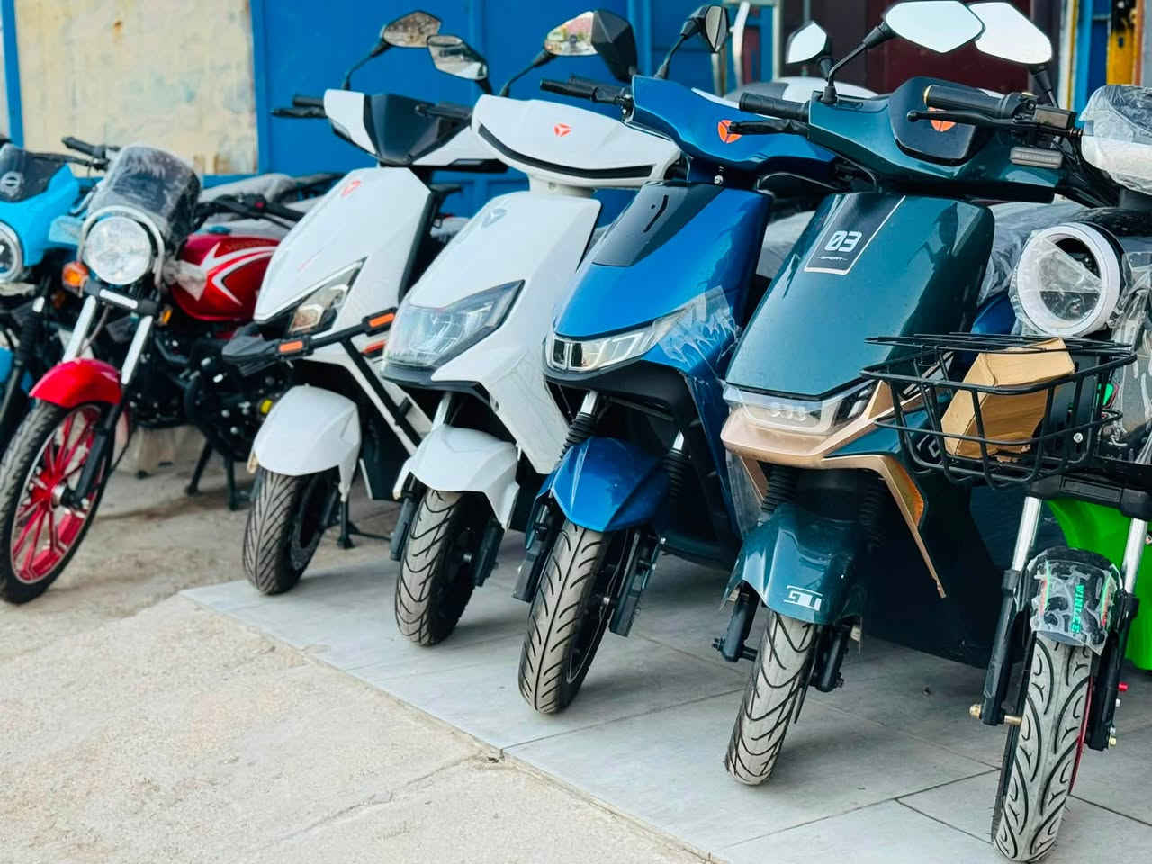 ⭕بدون مقدمة⭕ قصد قصد 
يعلن معرض حيدر للدراجات عن  البيع نقداً وبالتقسيط للموظفين كافة وبأسعار تنافسية، والمتقاعدين الذين يحملون ماستر كارد الرافدين وبدون مقدمة 👍
اقصاد بدون مقدمه ولمده 18شهر 
 
دايوان مرقم مديل 2026اصل 
دراجه شنك 5كير سلف 
🛵 سبيسي ياباني رمبة
🦅ستوتة جمره 2023 
دراجات شحن ضمان 
وباسكل شحن( R9 
ودراجه شحن ياديا ضمان  

العنوان / الجعفرية مقابل ملعب الكوت الأولمبي

للإستفسار الأتصال على الأرقام📱*********** 
التواصل عل الخط والواتساب فقط
