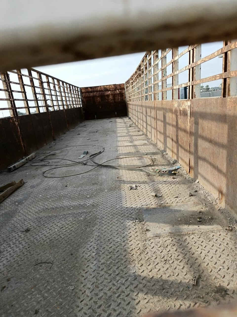 السلام وعليكم عربانه كرونه للبيع طوله 13/30 ارتفاع صفاح 190 دناكير 3  صيني جدد ابو الحاسبه تيرات بيه 4 زواج جدد وزوجين ربع عمر  عربانه جاهزه للشغل هوه كهرباء كله شغال سعره 90 وبيه مجال 
 مكانه خان بني سعد 
لاستفسار ***********
