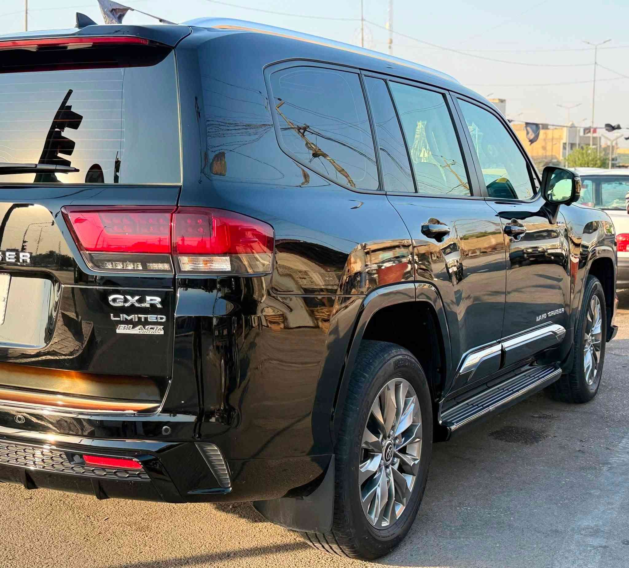 لاندكروز 2024 GXRبلاك دشن توين تيربو رقم بغداد بسمي بريم اصل ام ردار لمامي وسمعات جيبئل شاشه فيئكس اربع كامرات مري غلاب  مغلفه حمايه ppf حته لقماره مكفوله من رصعه ماشيه 13 لف سعر 715 رقمي ***********
فول موصفات

