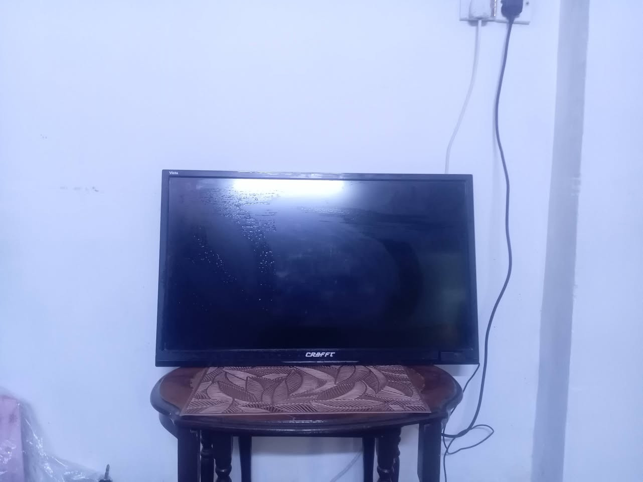 ٣٢بوصة • نظيفة • سواد قليل