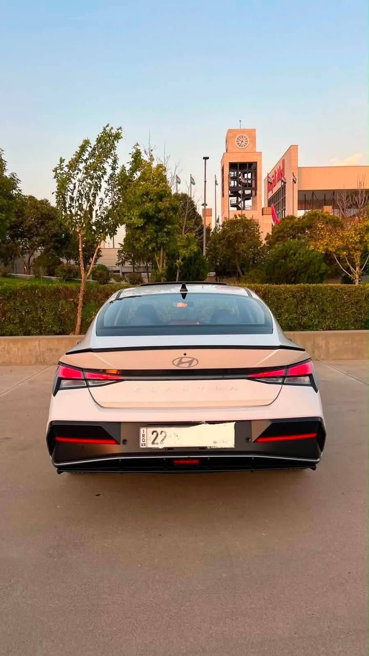 (بدون مقدمه نضام كمبيالة)
سلام عليكم 
النترا.  2025    رقم أربيل
ماشيه 28 الف km
بحاله الوكاله
سياره مكفوله كفاله عامه 
المواصفات فوووول      .      محرك 2000 دوش 
شاشه ديجتال 
بصمه                       
كشنات جلد 
هند بريك بصمه       
اوتو هولد                  
فتحه سقف               
محرك2000 دوش                    
حساس لايت 
حساس خلفي بلادي 
حساس أمامي بلادي 
تبريد قطعتين
كاميرا خلفيه بلادي 
جي بي اس
نضام تشغيل الكاميرات 
شاشه  كبيره اصلي ابل كار بلي 
نضام ترحيب 
مري شفط
نضام مود درايف إيكو وسبورت و عادي
تحكم ستيرن فول 
ويل كب كروم حجم 17
لد امامي نهاري
مانع انزلاق
مانع انحدار 
لايت عدسات زنون 
ايرباكات
جهاز موازنه ABS 
السعر : 180 ورقه بدون مقدمه نضام كمبيالة 

📍العنوان / سليمانيه شارع 60

للاستفسار الاتصال  واتساب فقط 📞
***********

