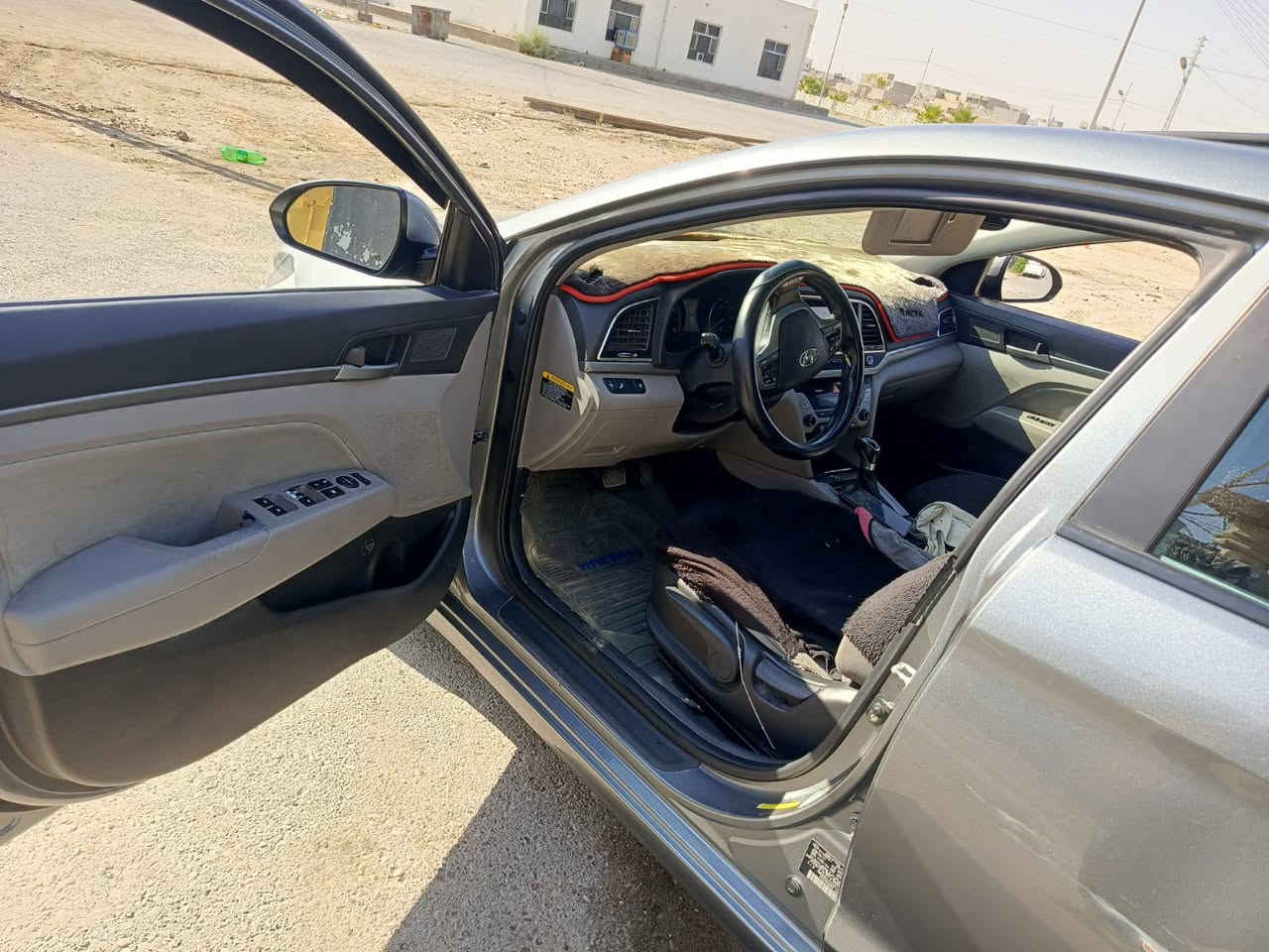 سلام عليكم النترا وارد أمريكي بيها بنيد صبغ فول مواصفات تحويل مباشر سنويه وهزه جديده السعر 120وبي مجال ***********
