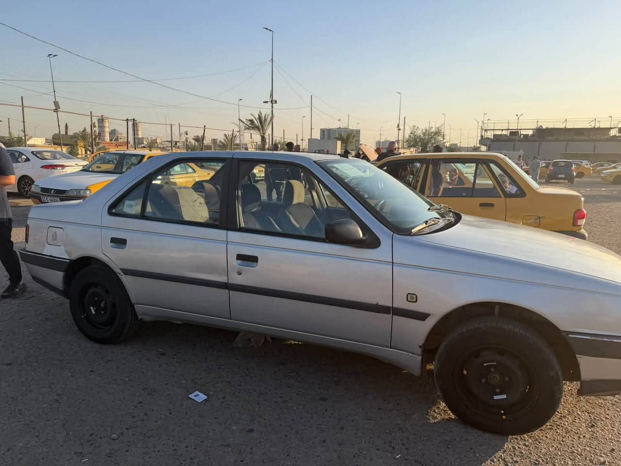 السلام بيجو جيل اكس موديل 2017 سياره خير من الله مكينه كير حداديه تبريد مابيهه لا صبغ ولا تبديل فقط طخات موضحه بالصور سيارة بسمي اي نقص مابيهه تخم تاير جديد 
مدينة الصدر 

‭***********‬
الاستفسار اتصال على رقم 
السعر 48 بيهه مجال
